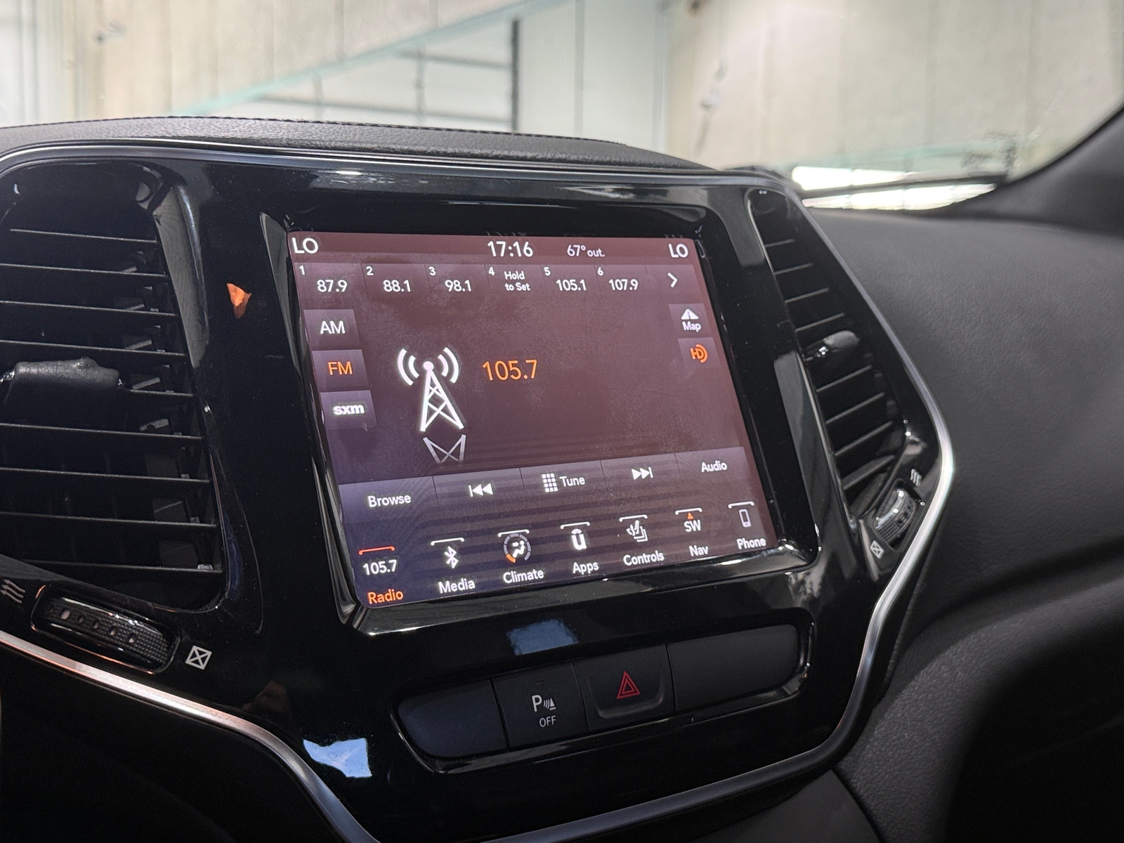 Thumbnail: 2019 Jeep Cherokee - 3
