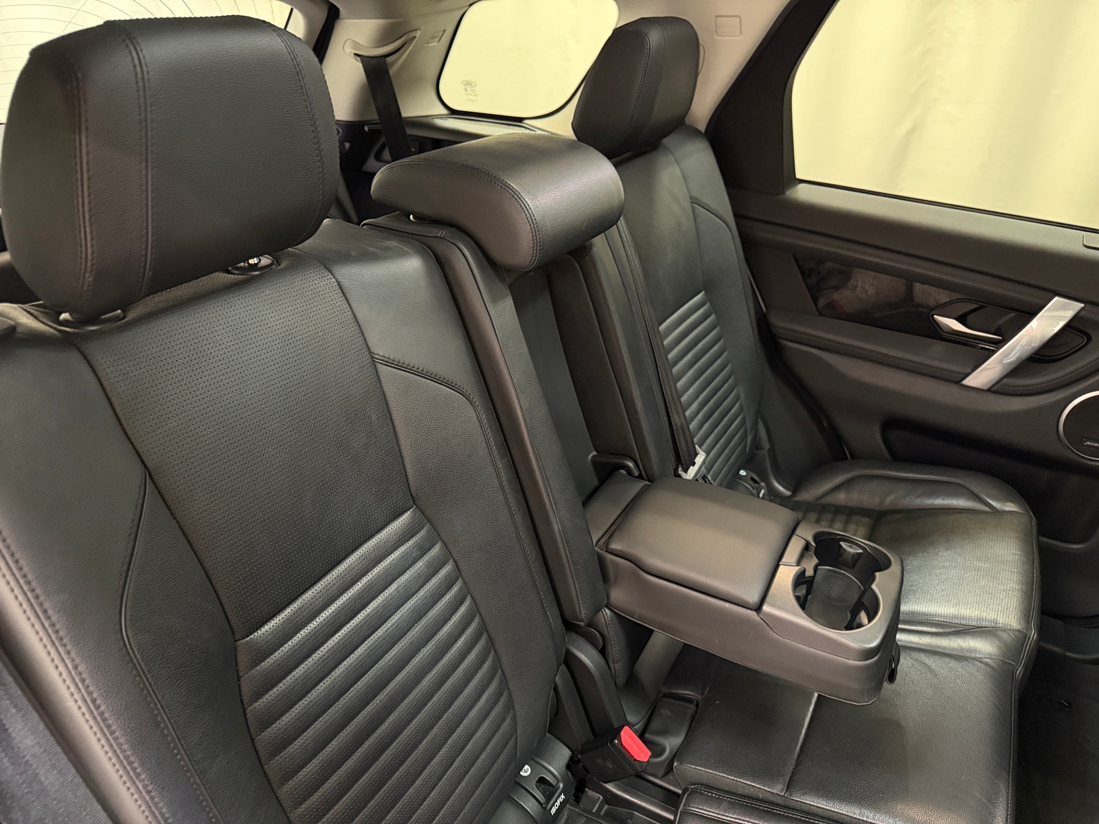 Thumbnail: 2020 Land Rover Discovery Sport - 5