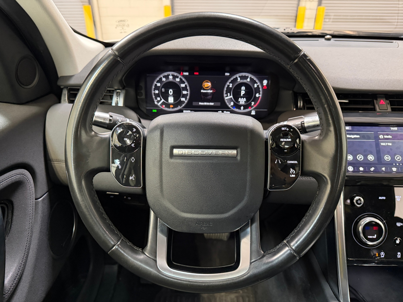 Thumbnail: 2020 Land Rover Discovery Sport - 4