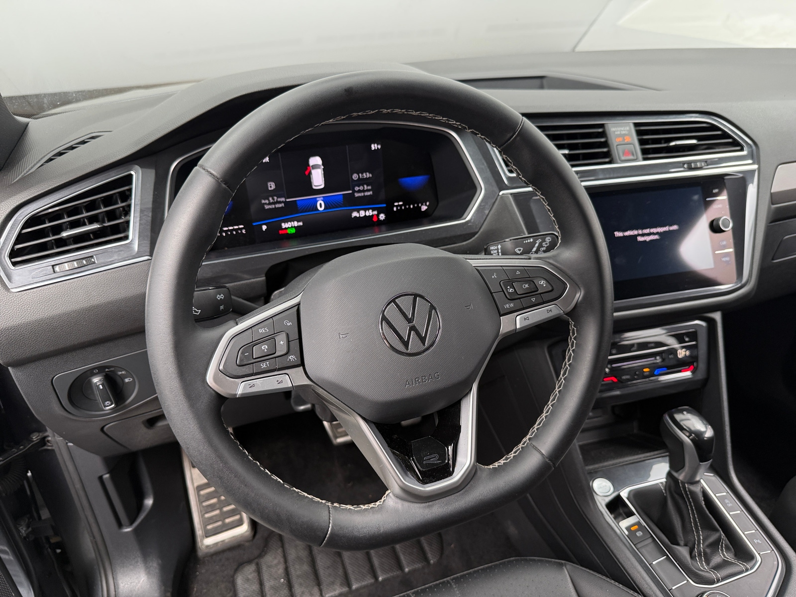 Thumbnail: 2023 Volkswagen Tiguan - 4