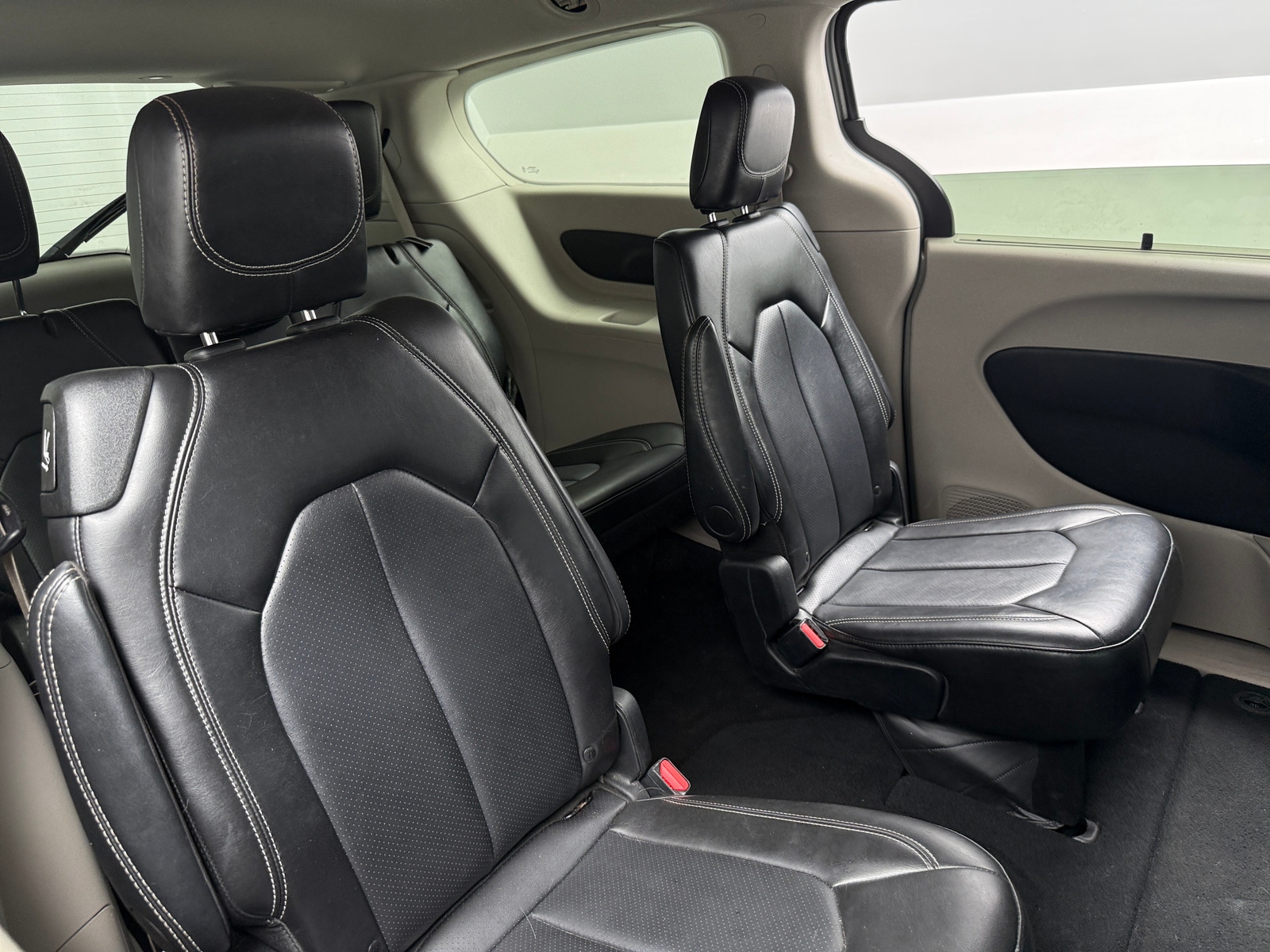 Thumbnail: 2024 Chrysler Pacifica - 5