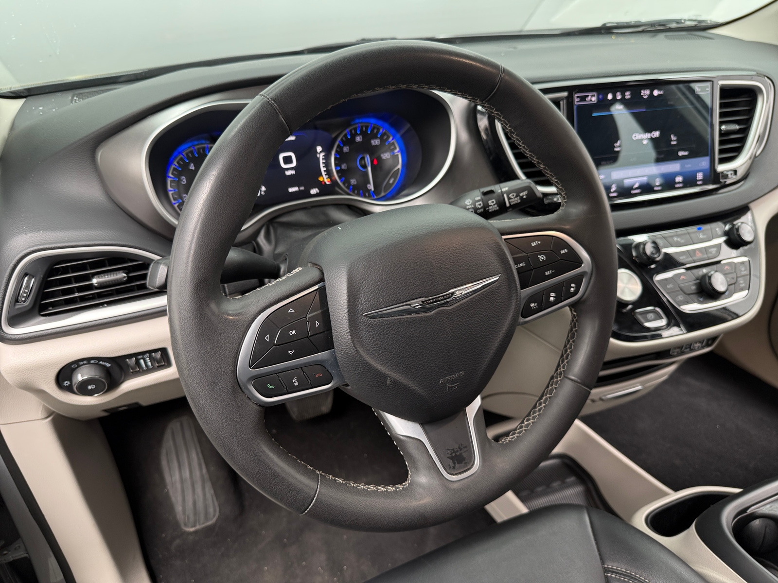 Thumbnail: 2024 Chrysler Pacifica - 4