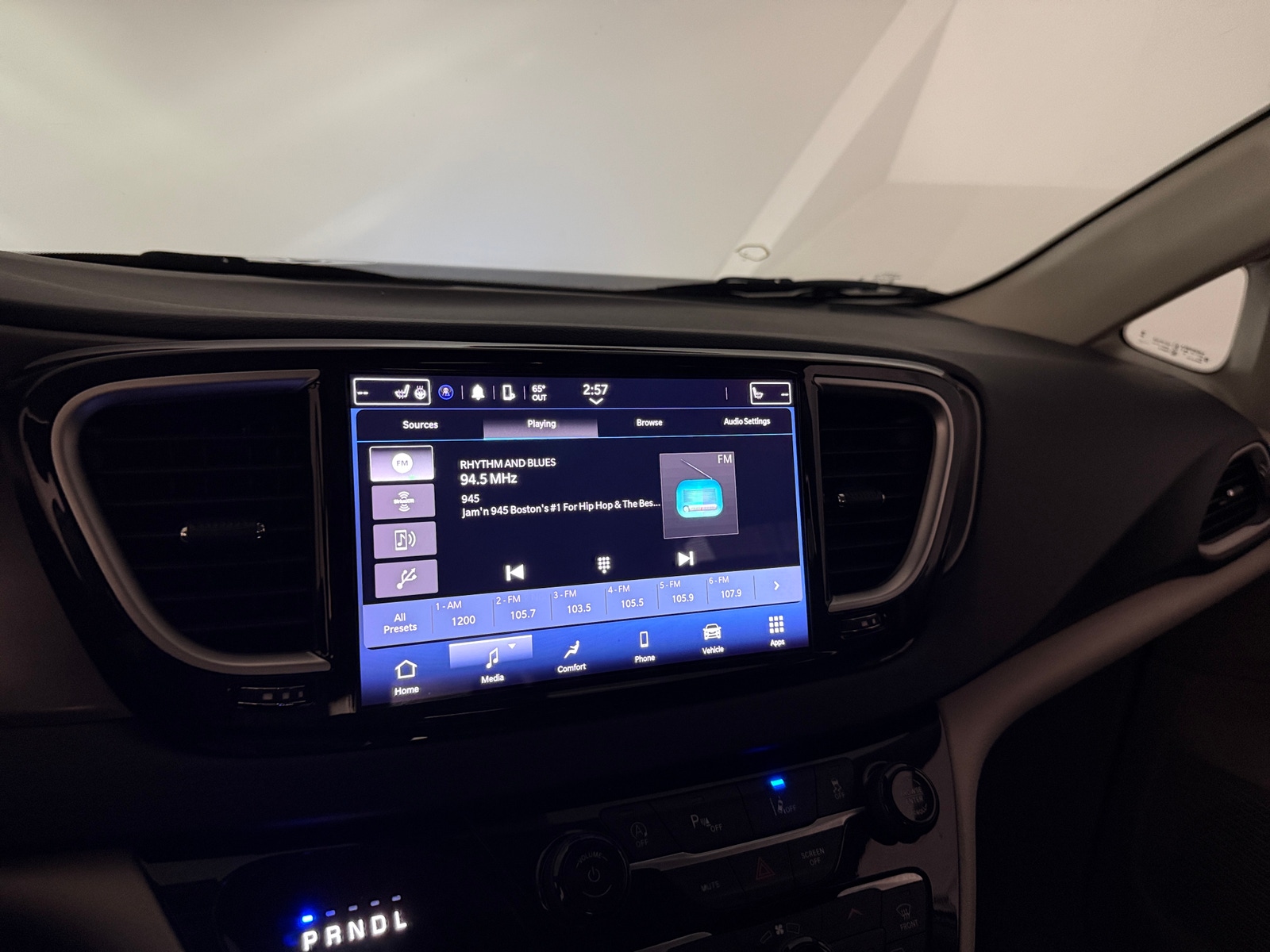 Thumbnail: 2024 Chrysler Pacifica - 3