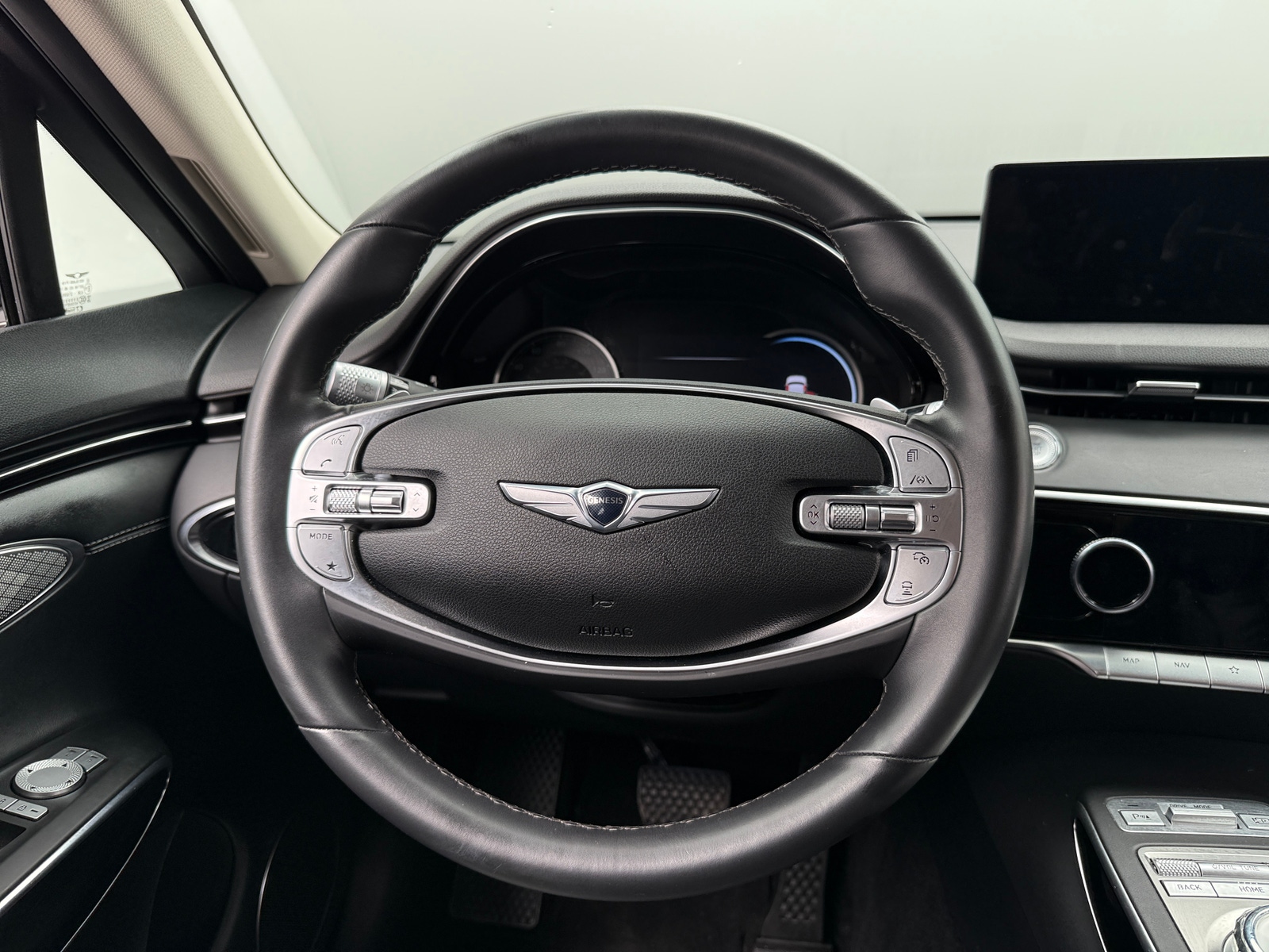 Thumbnail: 2025 Genesis GV70 - 4