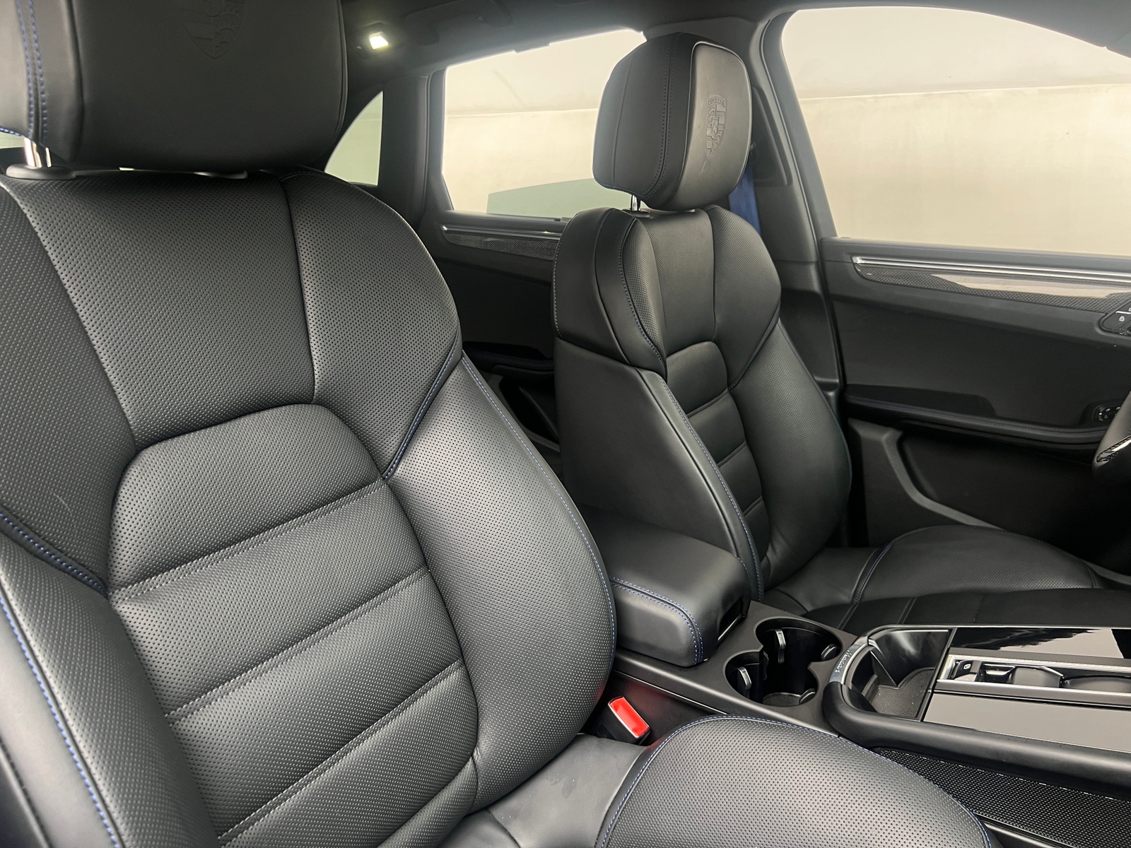 Thumbnail: 2025 Porsche Macan - 2