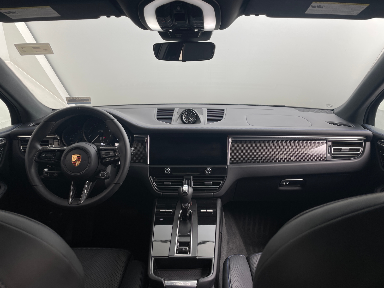 Thumbnail: 2025 Porsche Macan - 3