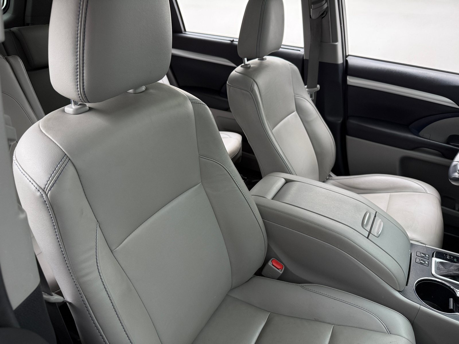Thumbnail: 2019 Toyota Highlander - 2