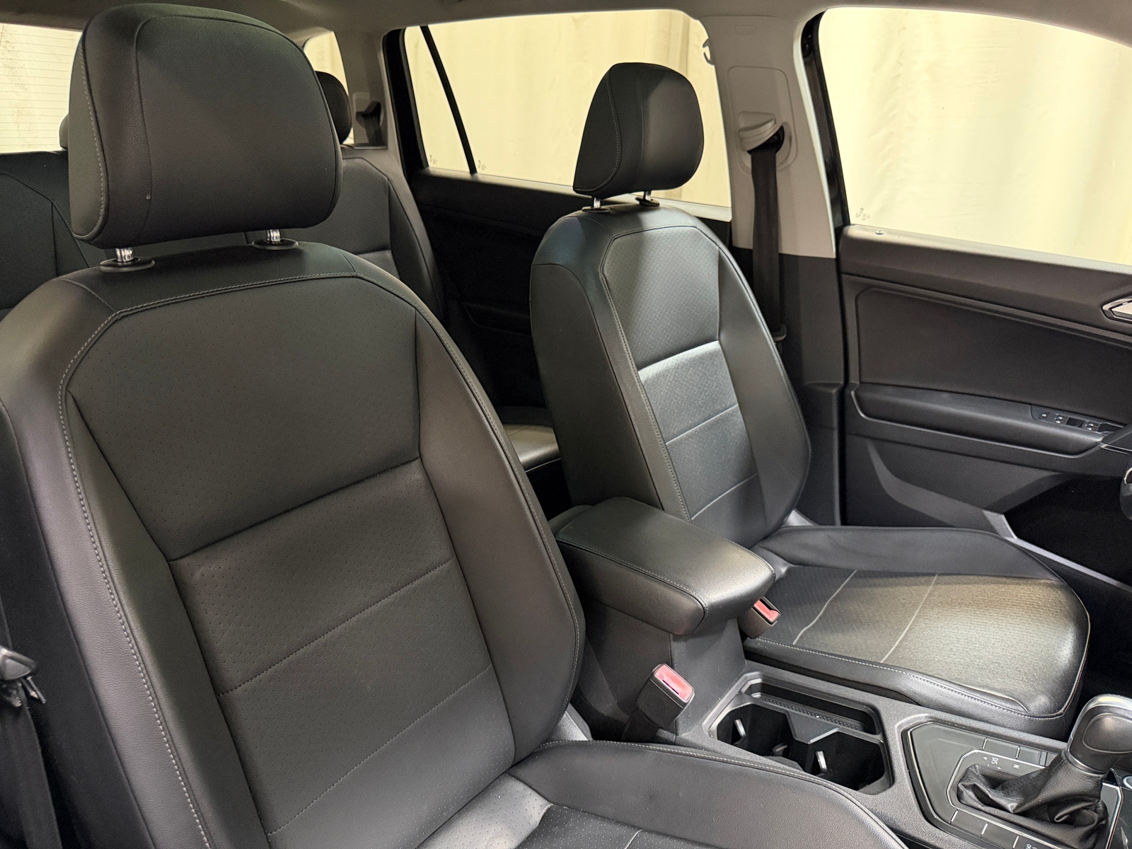 Thumbnail: 2018 Volkswagen Tiguan - 2