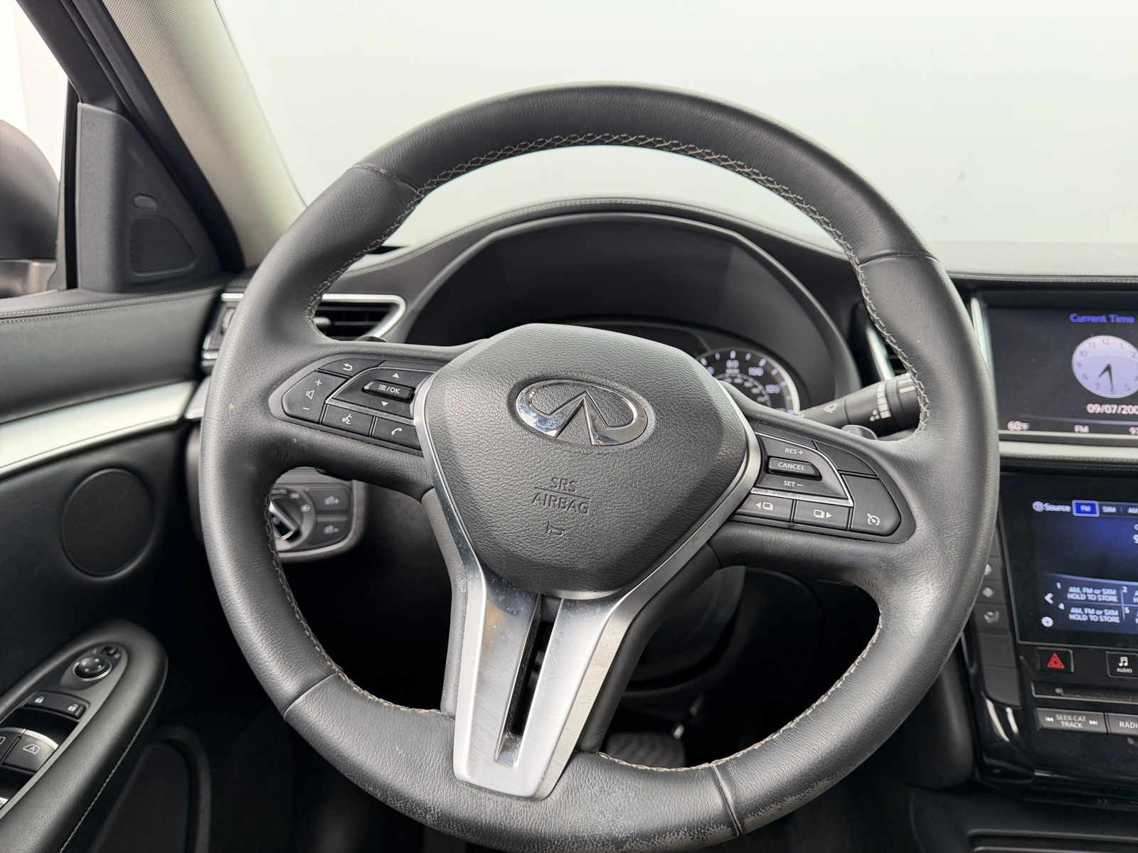 Thumbnail: 2019 INFINITI QX50 - 4