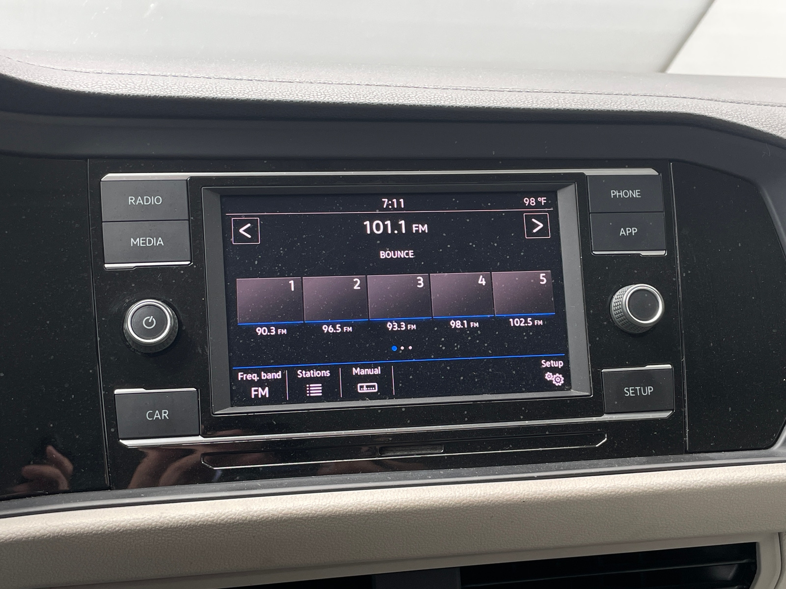 Thumbnail: 2019 Volkswagen Jetta - 4
