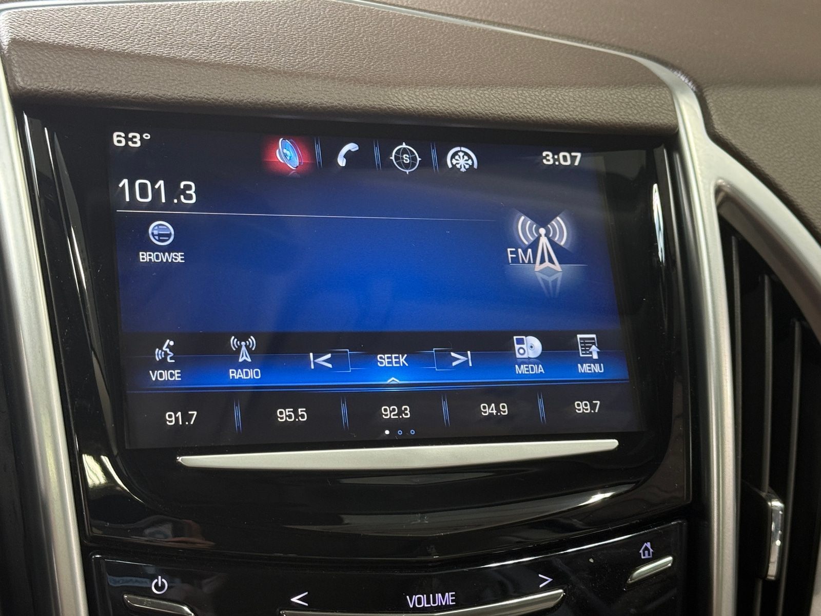 Thumbnail: 2015 Cadillac SRX - 3