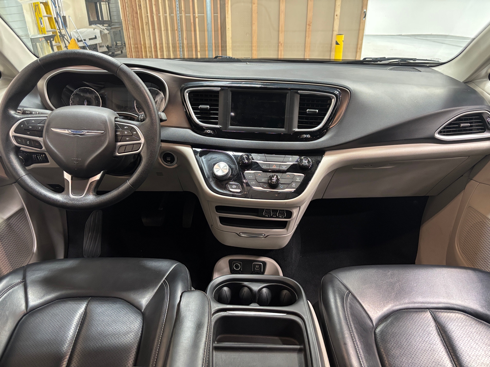 Thumbnail: 2021 Chrysler Voyager - 2