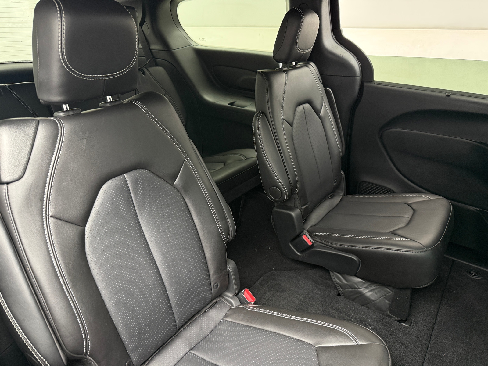 Thumbnail: 2026 Chrysler Pacifica - 5