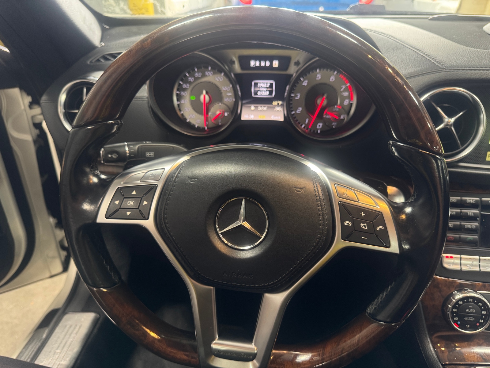 Thumbnail: 2013 Mercedes-Benz SL-Class - 4