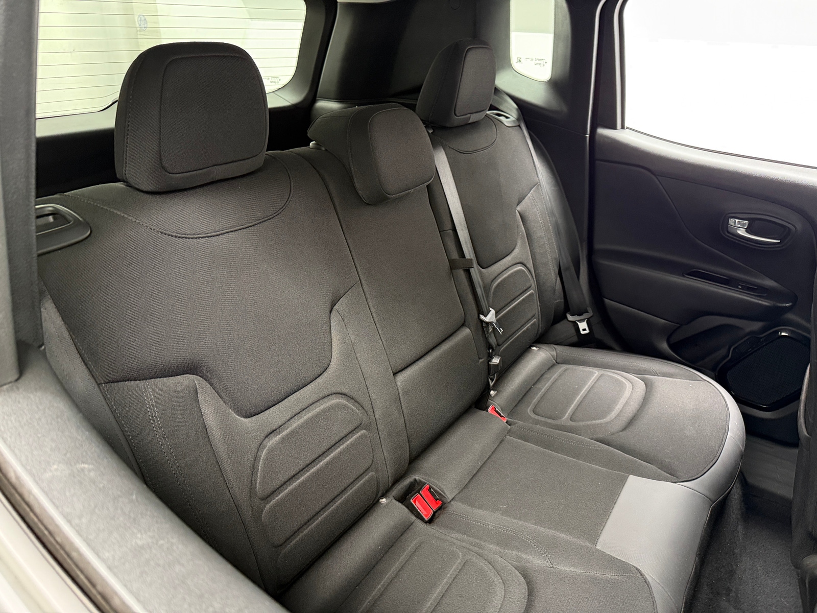 Thumbnail: 2016 Jeep Renegade - 6