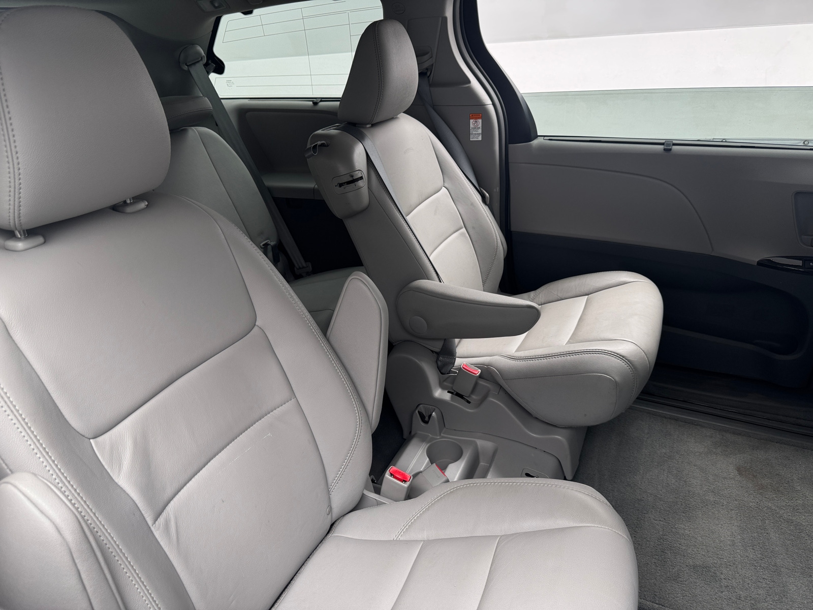 Thumbnail: 2015 Toyota Sienna - 5
