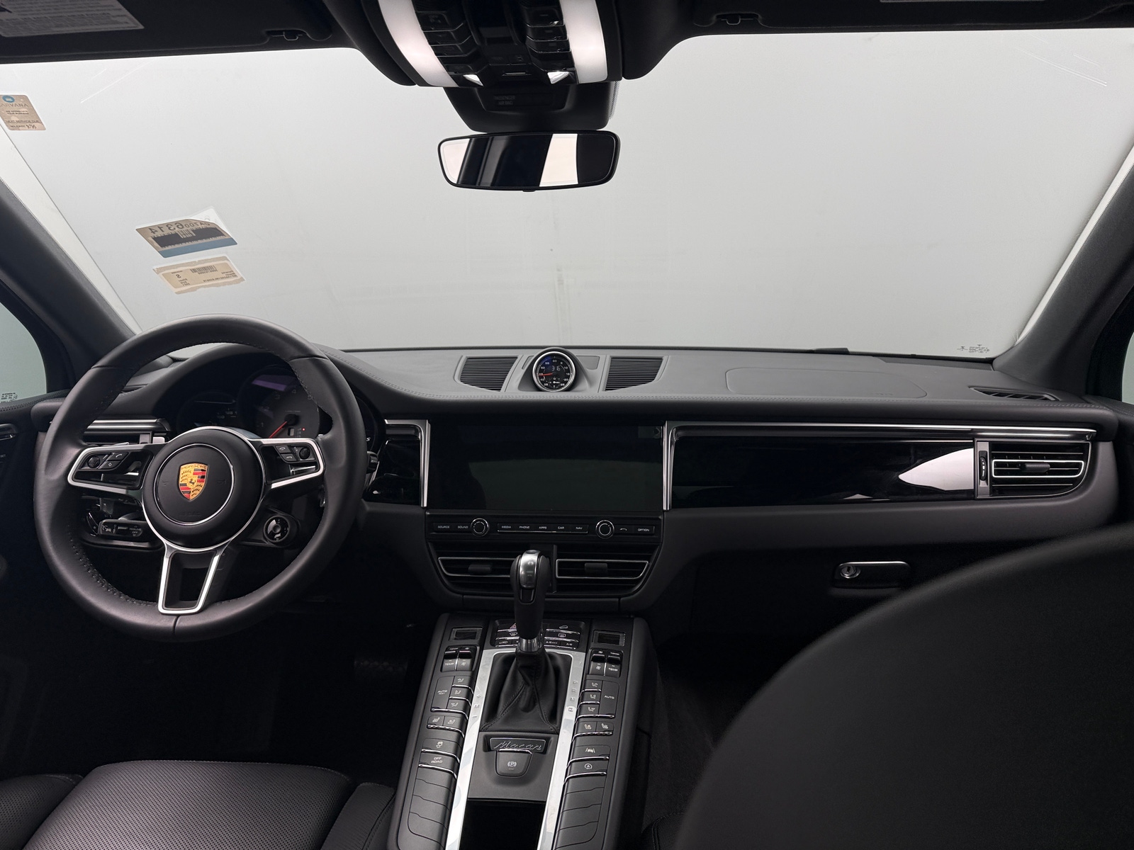 Thumbnail: 2021 Porsche Macan - 3