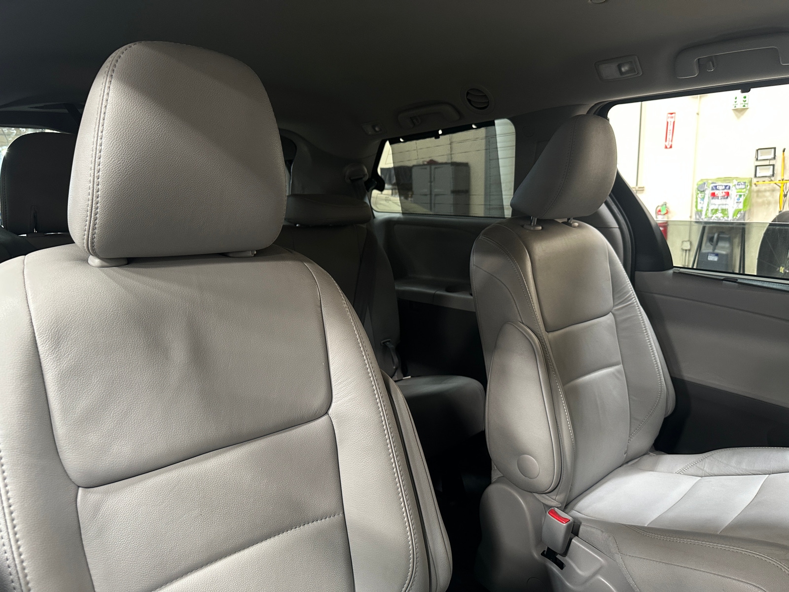 Thumbnail: 2017 Toyota Sienna - 5