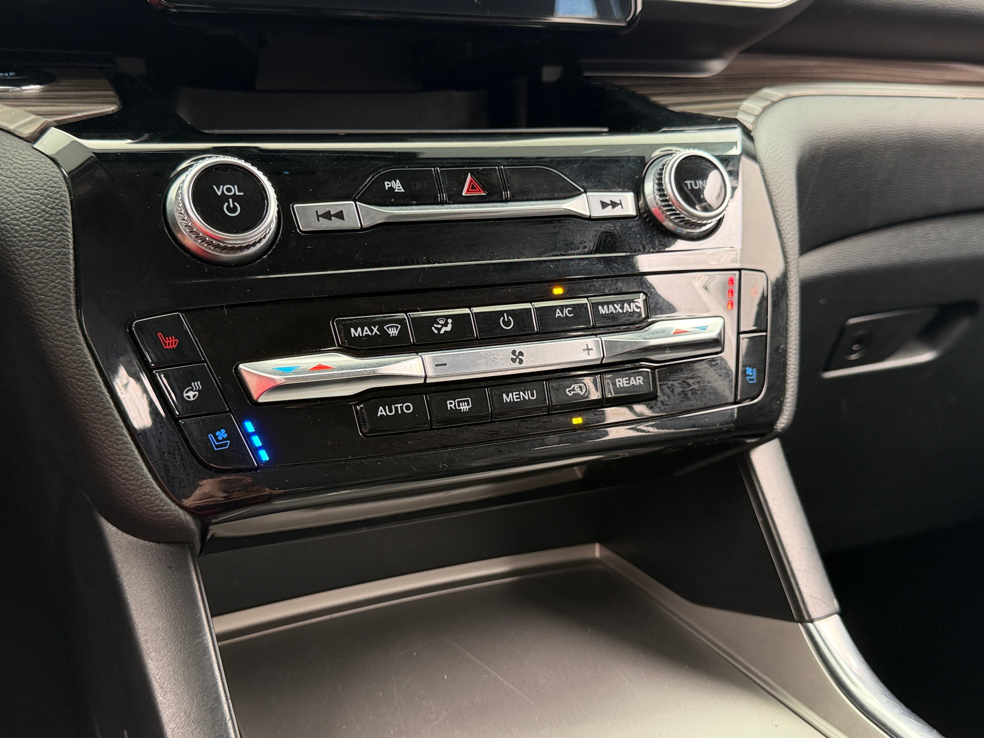 2024 Ford Explorer Limited - Photo 19