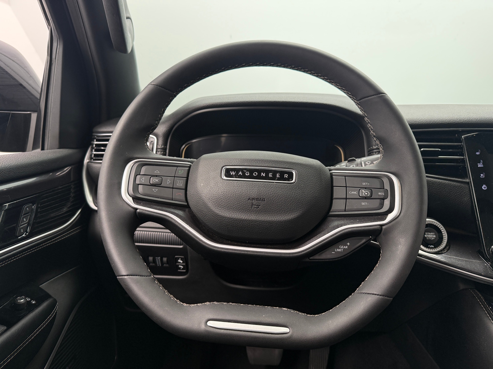 Thumbnail: 2023 Jeep Wagoneer - 4