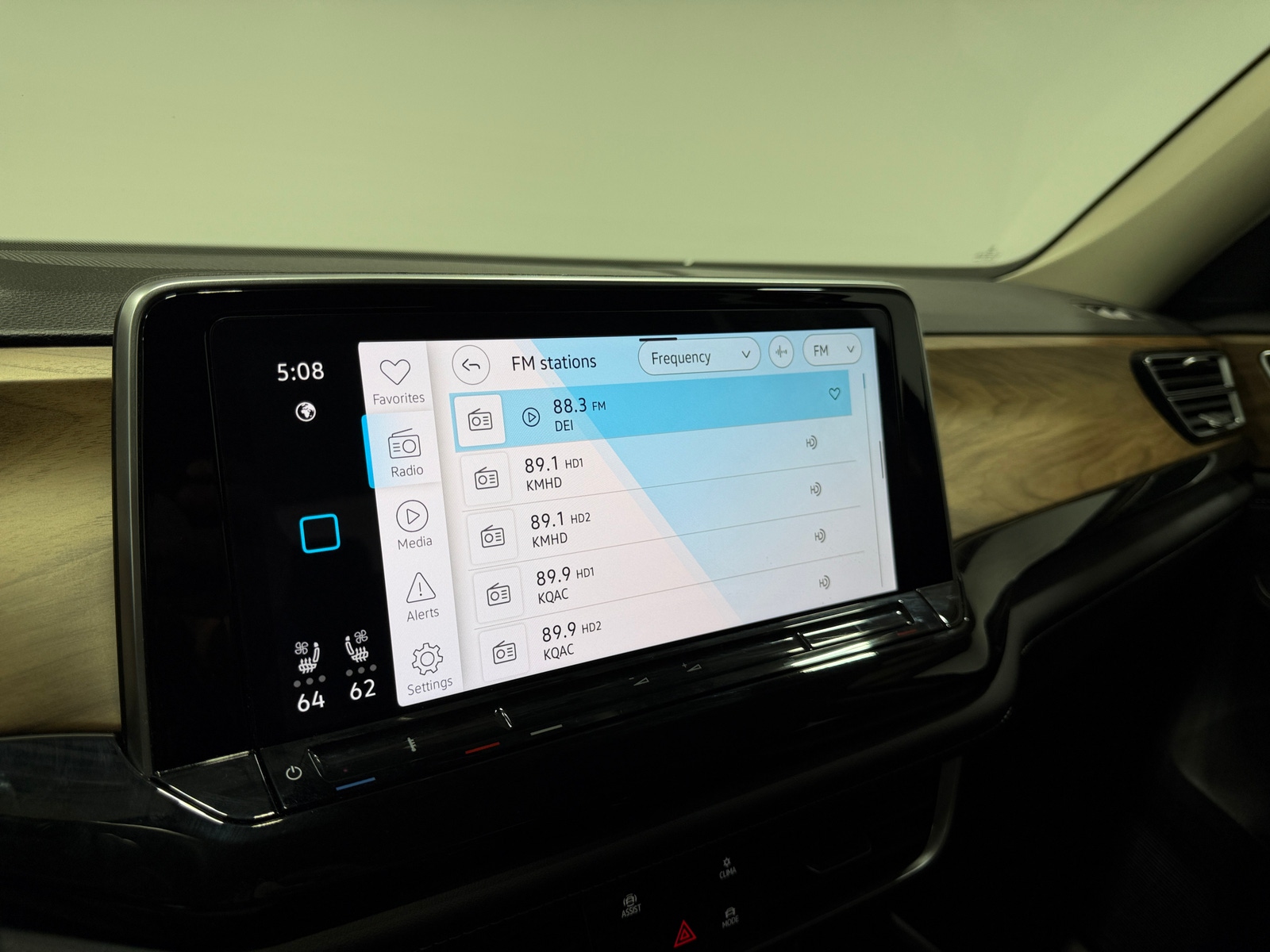 Thumbnail: 2026 Volkswagen Atlas - 4
