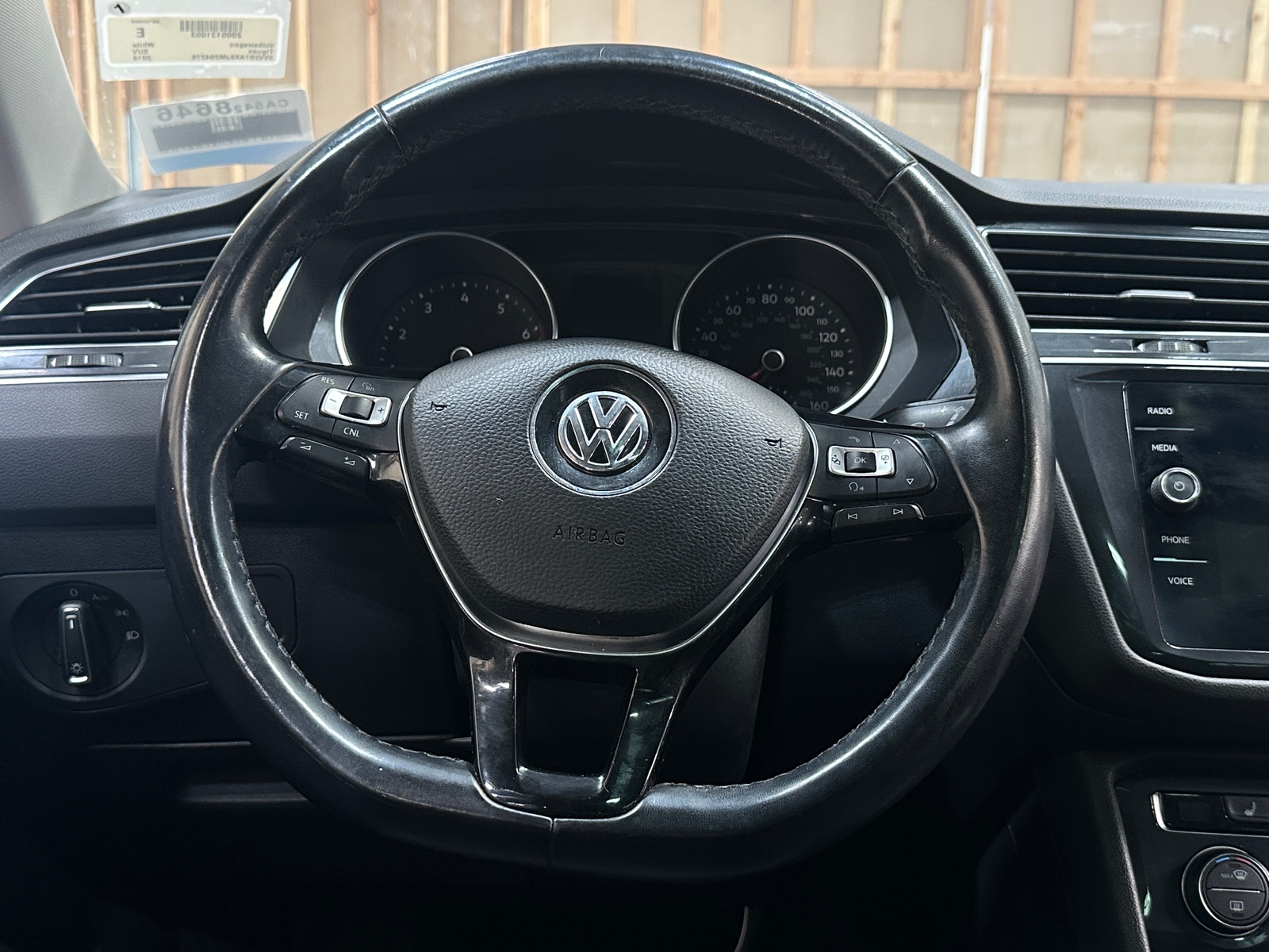 Thumbnail: 2018 Volkswagen Tiguan - 5