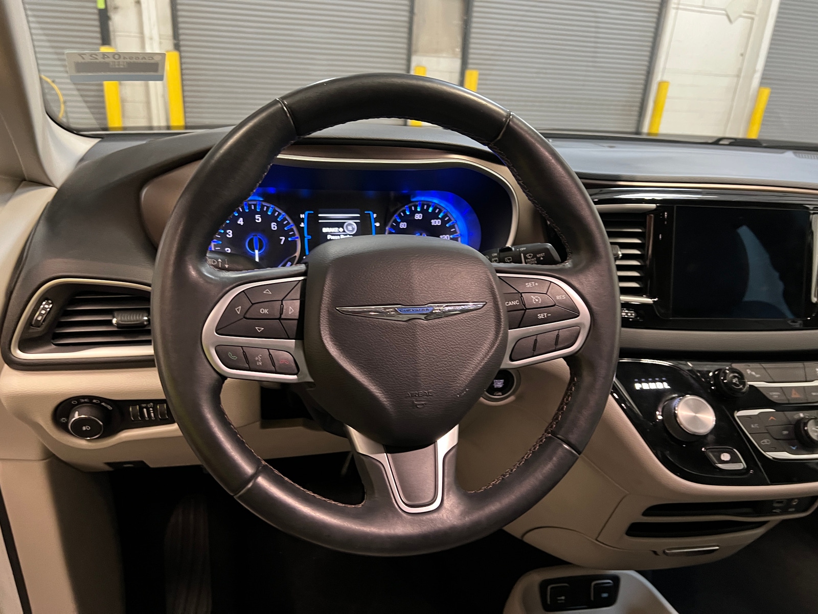 Thumbnail: 2017 Chrysler Pacifica - 4