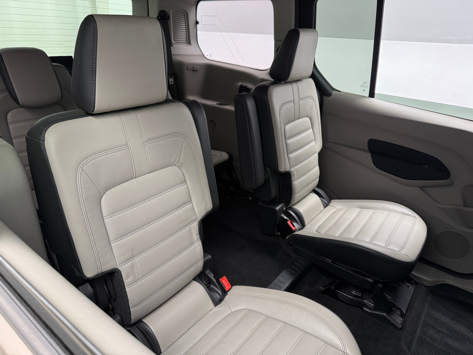 Thumbnail: 2019 Ford Transit Series - 6