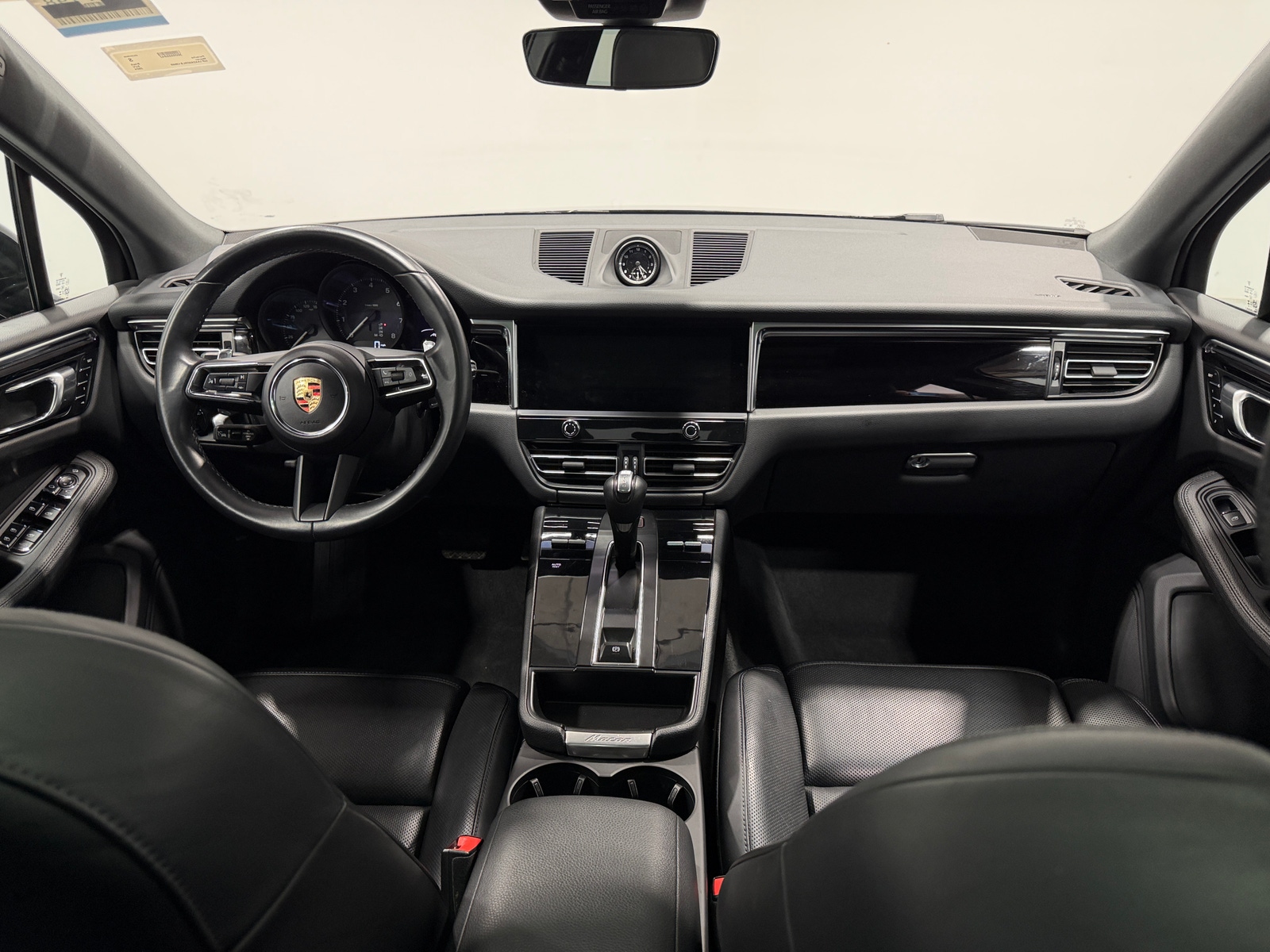 Thumbnail: 2024 Porsche Macan - 3