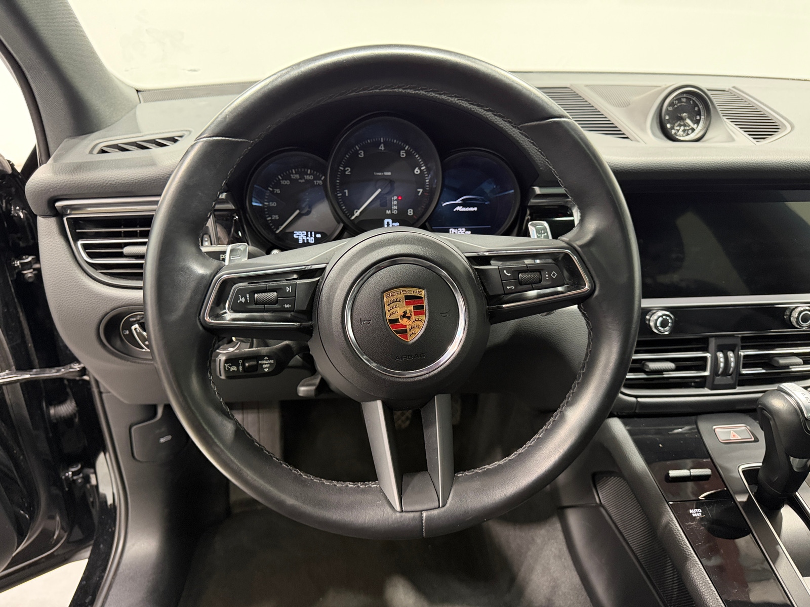 Thumbnail: 2024 Porsche Macan - 5