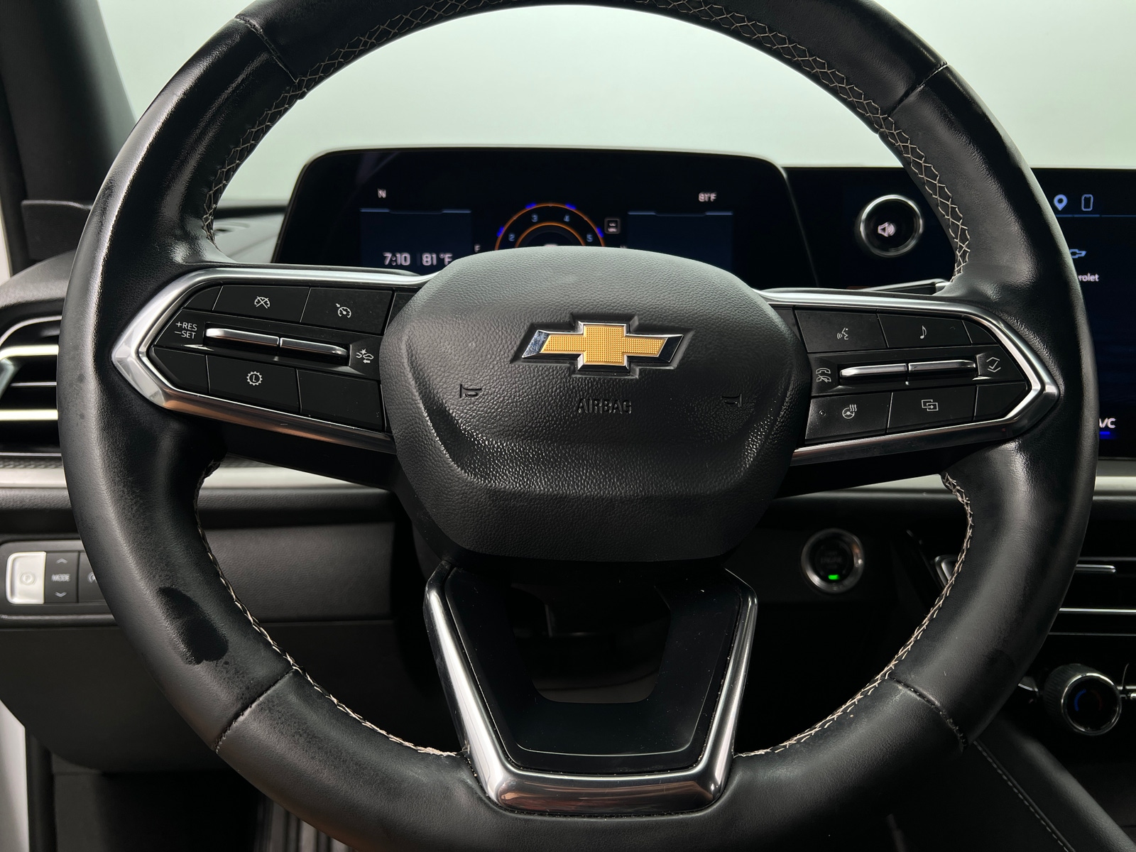 Thumbnail: 2026 Chevrolet Traverse - 5