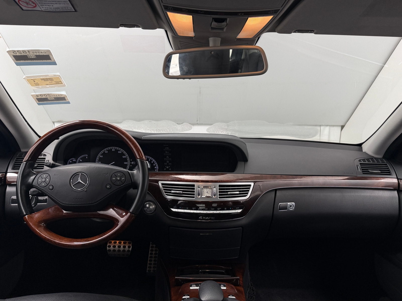 Thumbnail: 2010 Mercedes-Benz S-Class - 3