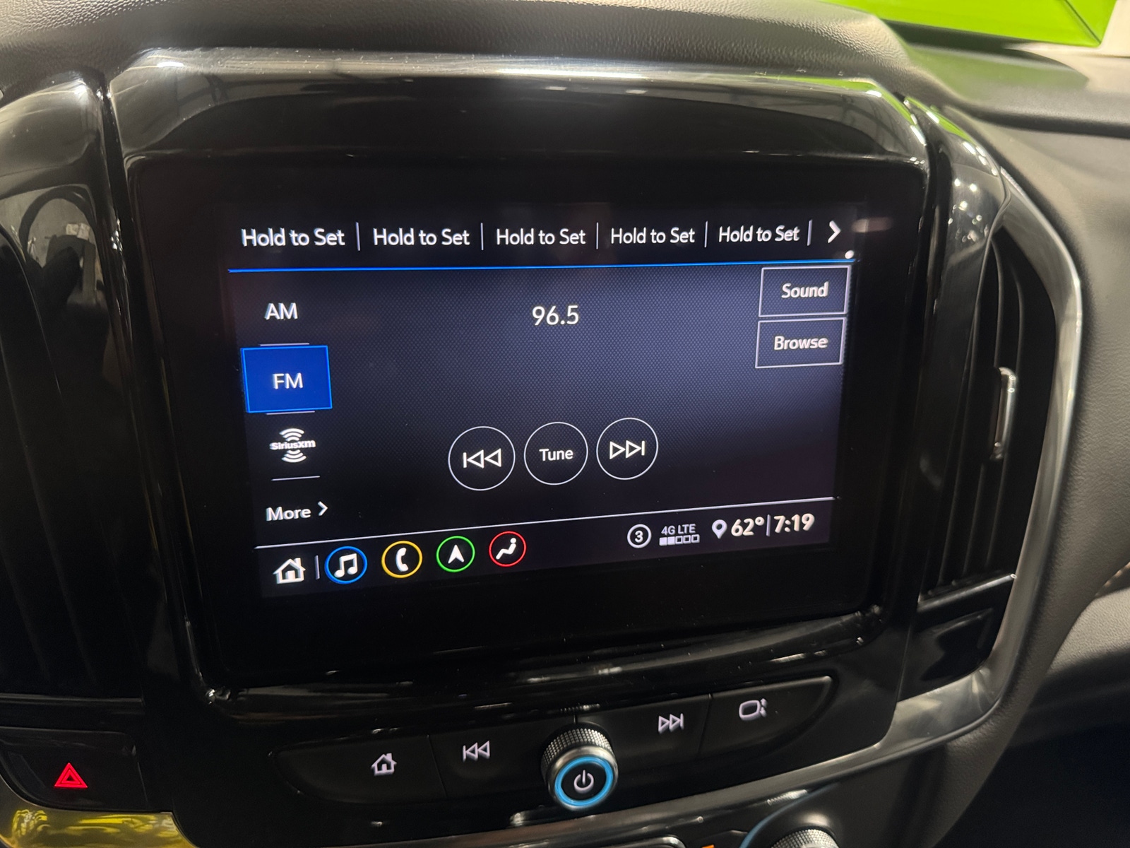 Thumbnail: 2021 Chevrolet Traverse - 3