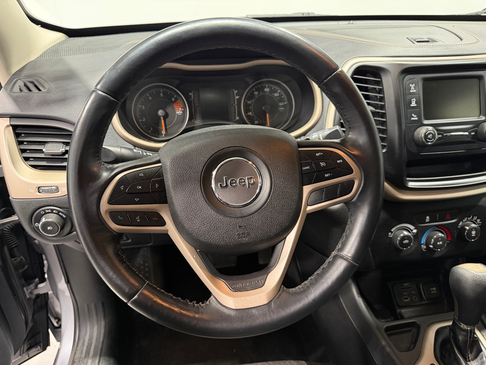 Thumbnail: 2018 Jeep Cherokee - 5