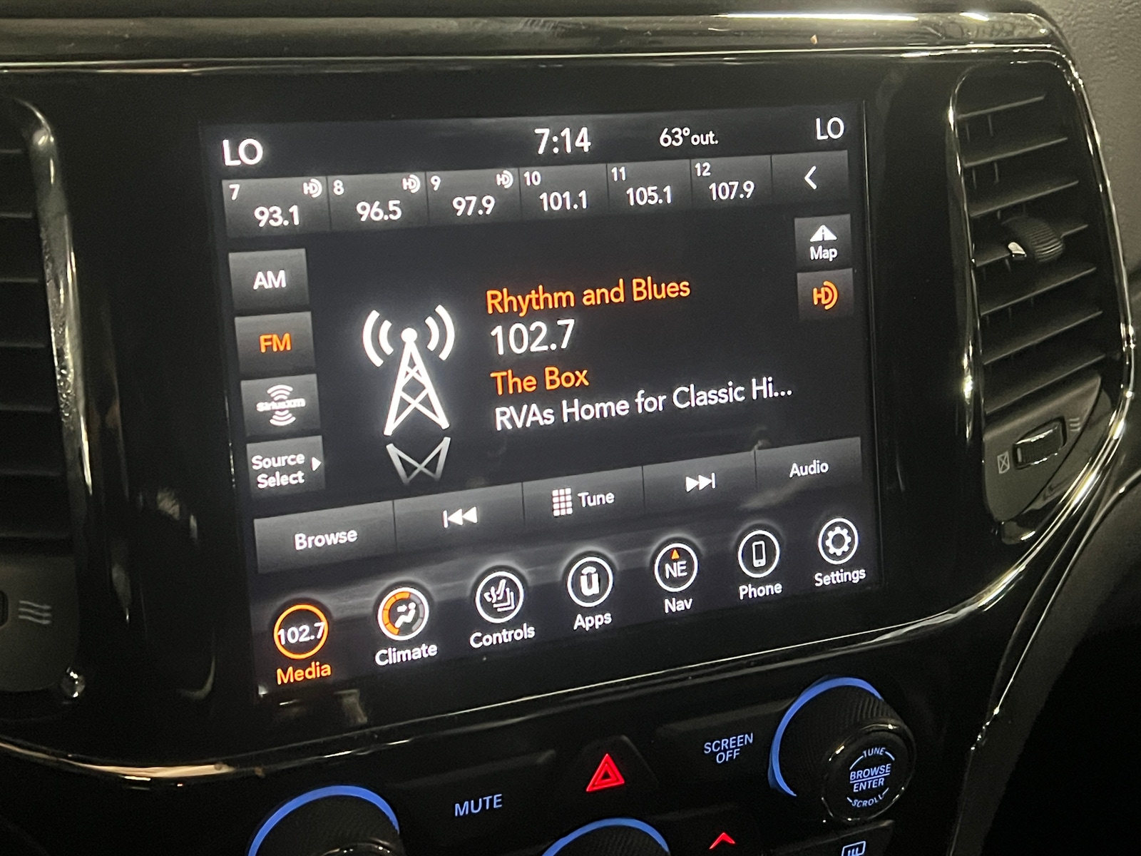 Thumbnail: 2021 Jeep Grand Cherokee - 3