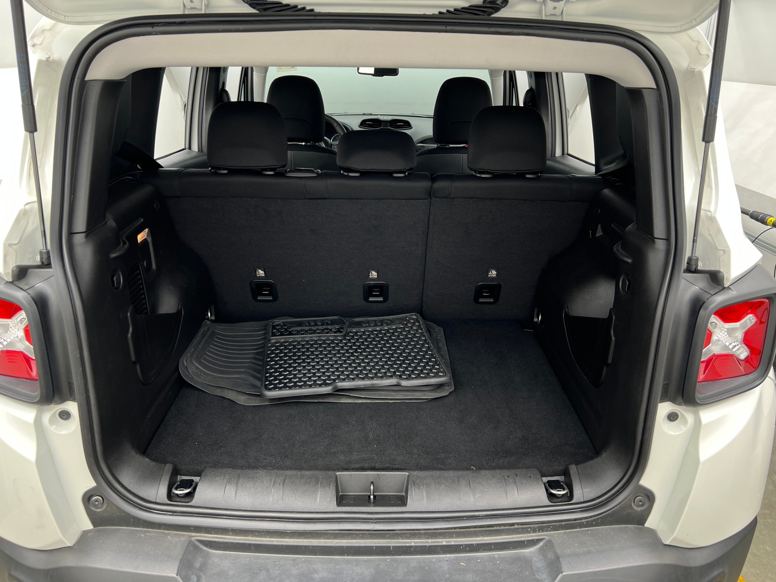 Thumbnail: 2023 Jeep Renegade - 7