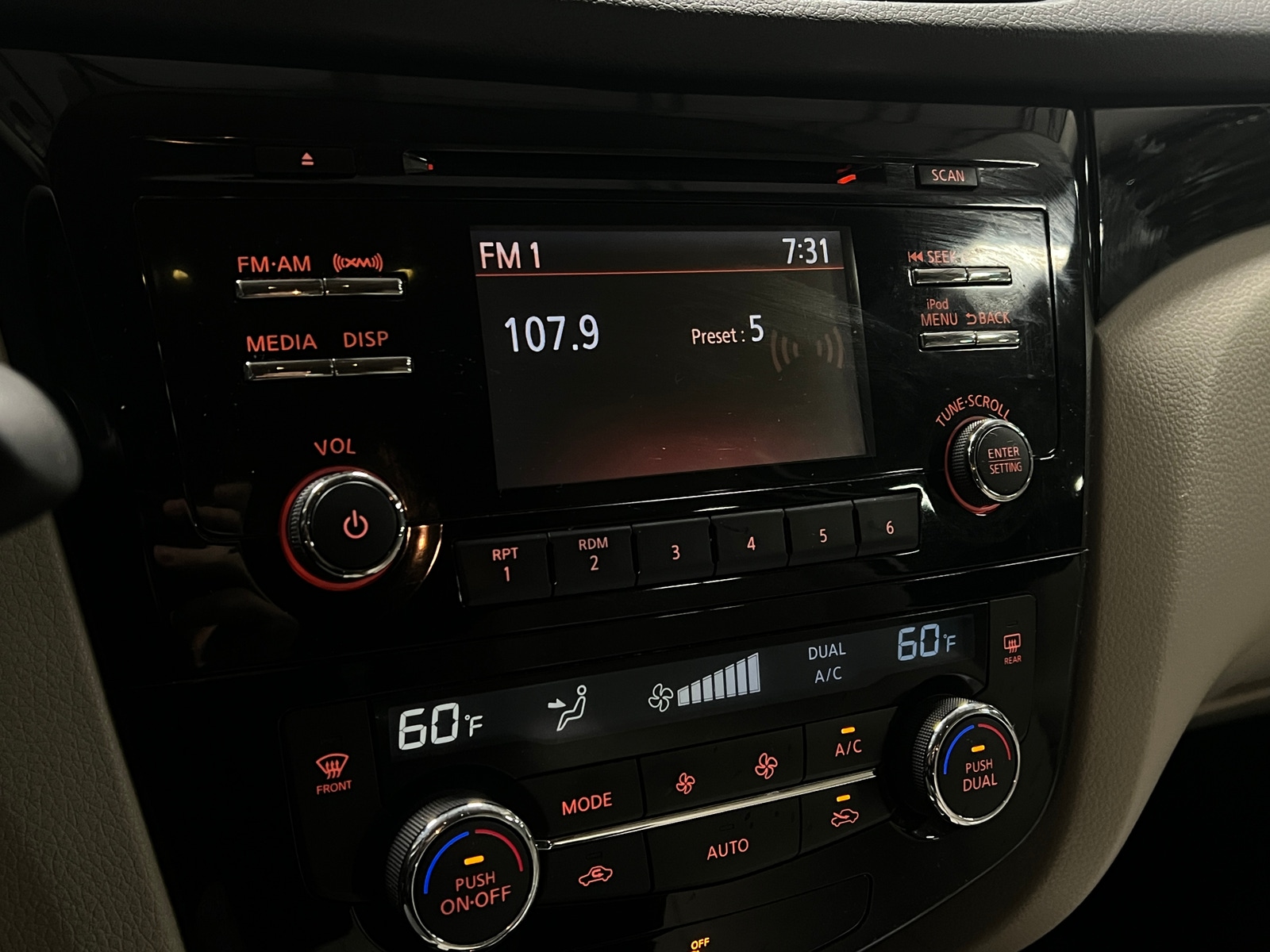 Thumbnail: 2018 Nissan Rogue Sport - 4