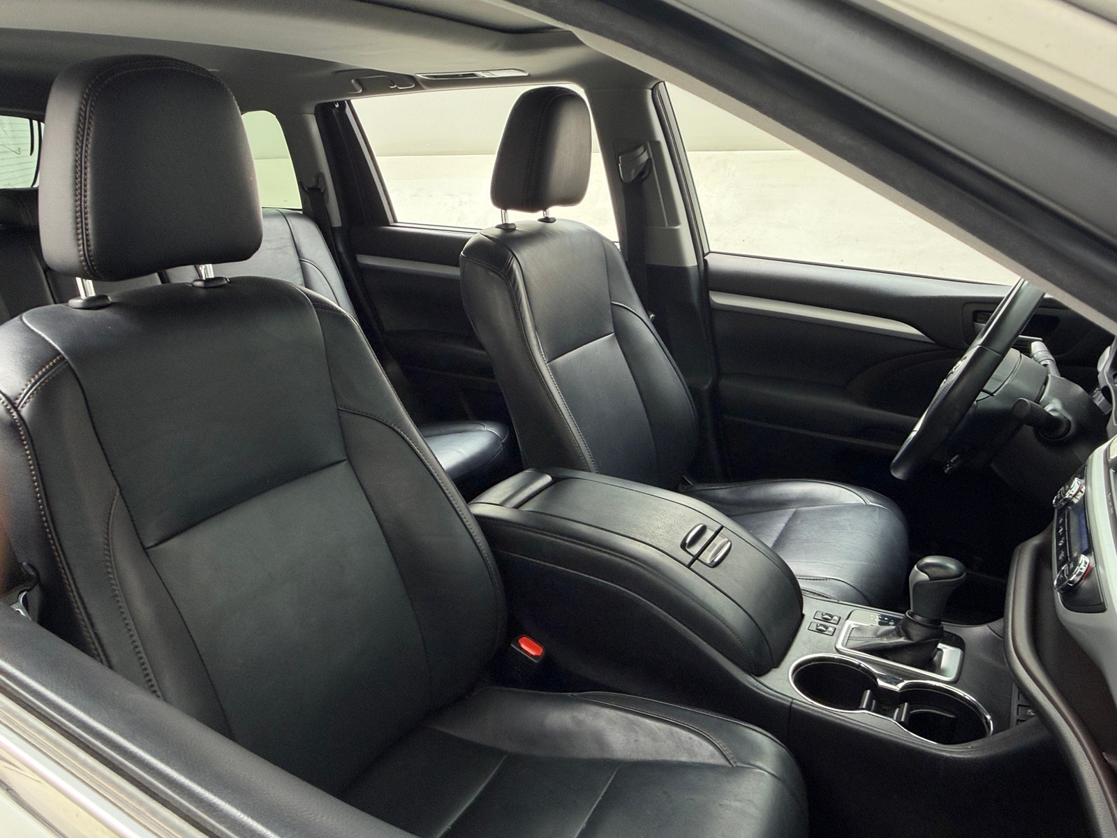 Thumbnail: 2018 Toyota Highlander - 2