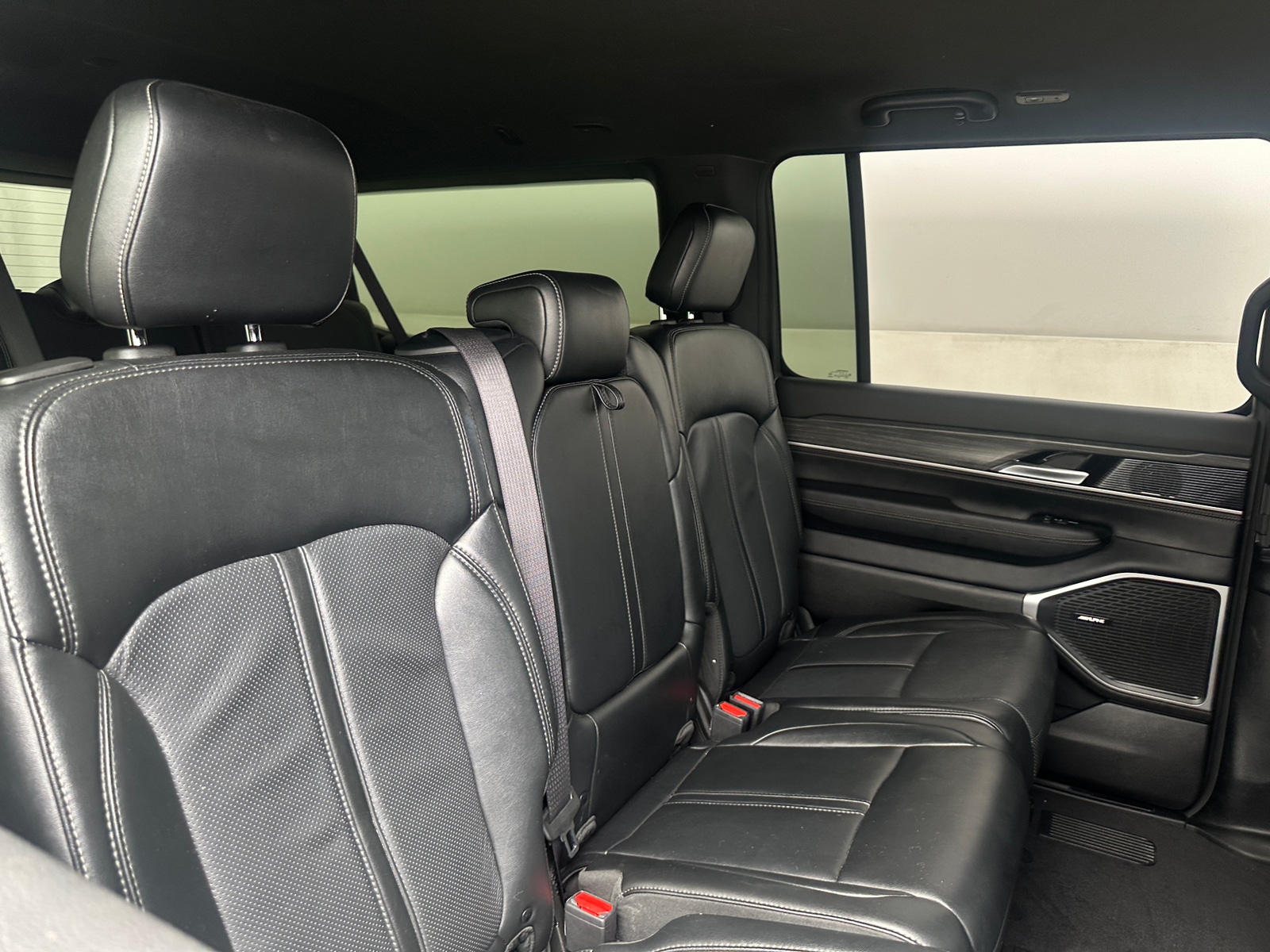 Thumbnail: 2024 Jeep Wagoneer - 5