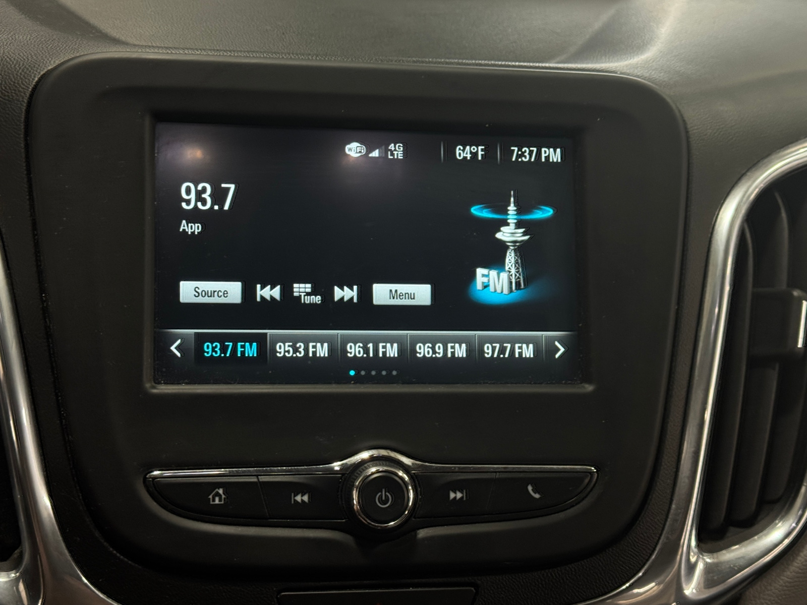 Thumbnail: 2018 Chevrolet Equinox - 4