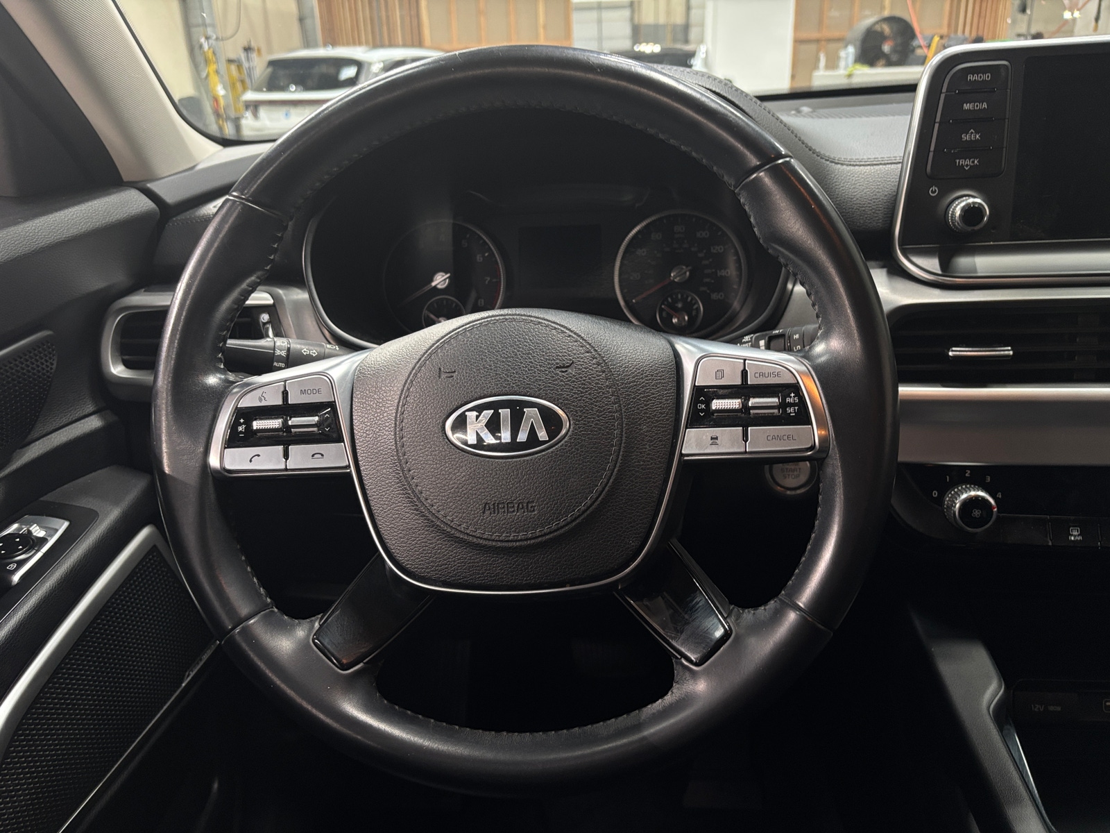 Thumbnail: 2020 Kia Telluride - 4