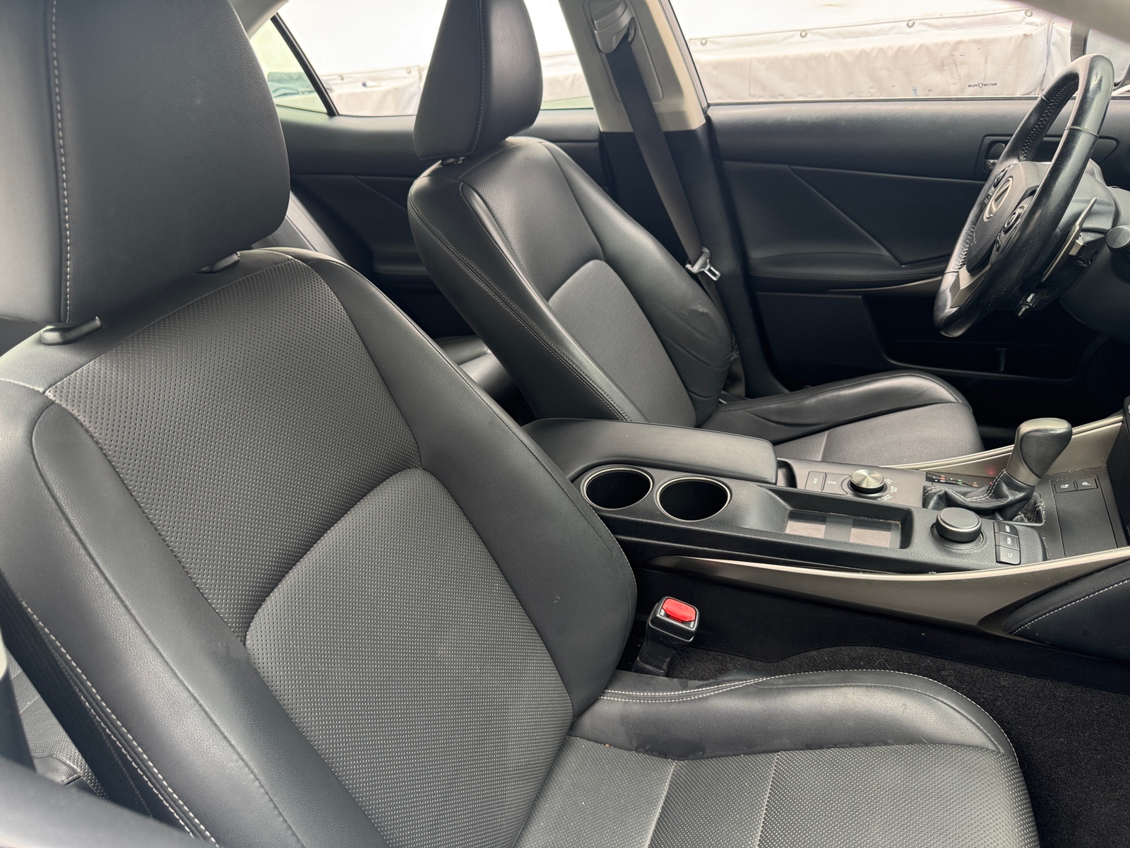 Thumbnail: 2015 Lexus IS - 2