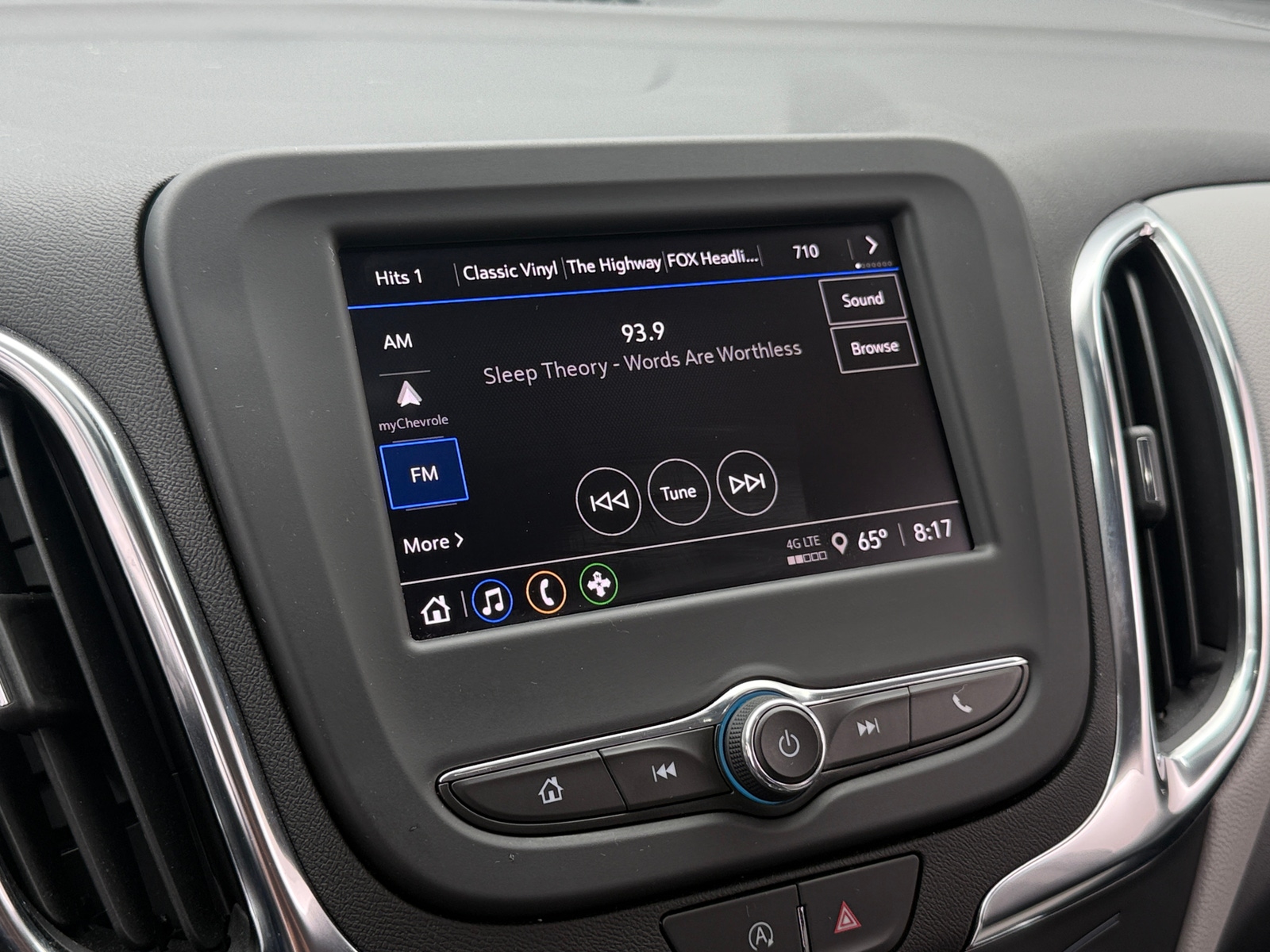 Thumbnail: 2024 Chevrolet Equinox - 4