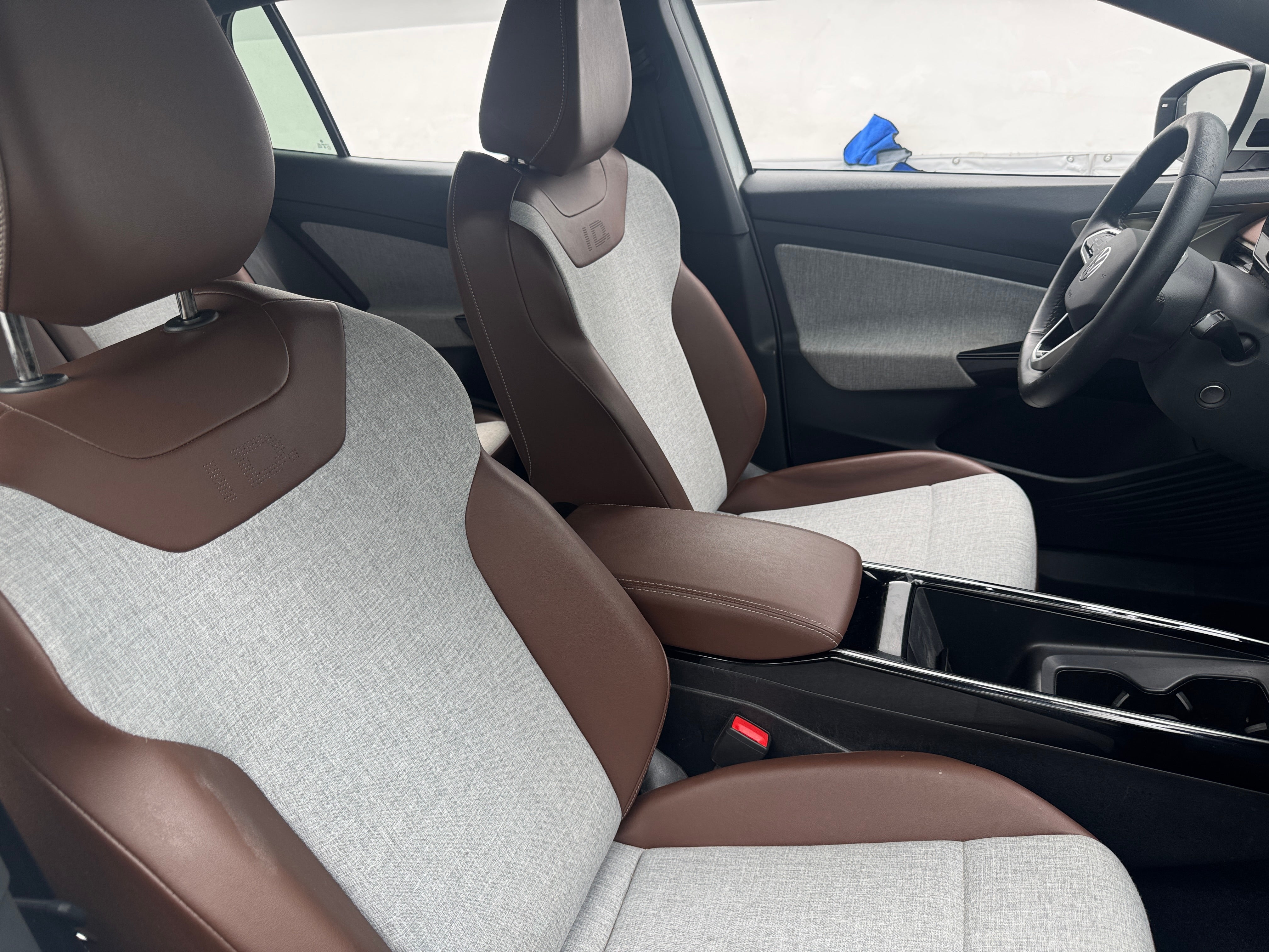 Used 2023 Volkswagen ID.4 PRO with VIN 1V2DNPE89PC028820 for sale in Auburn, WA