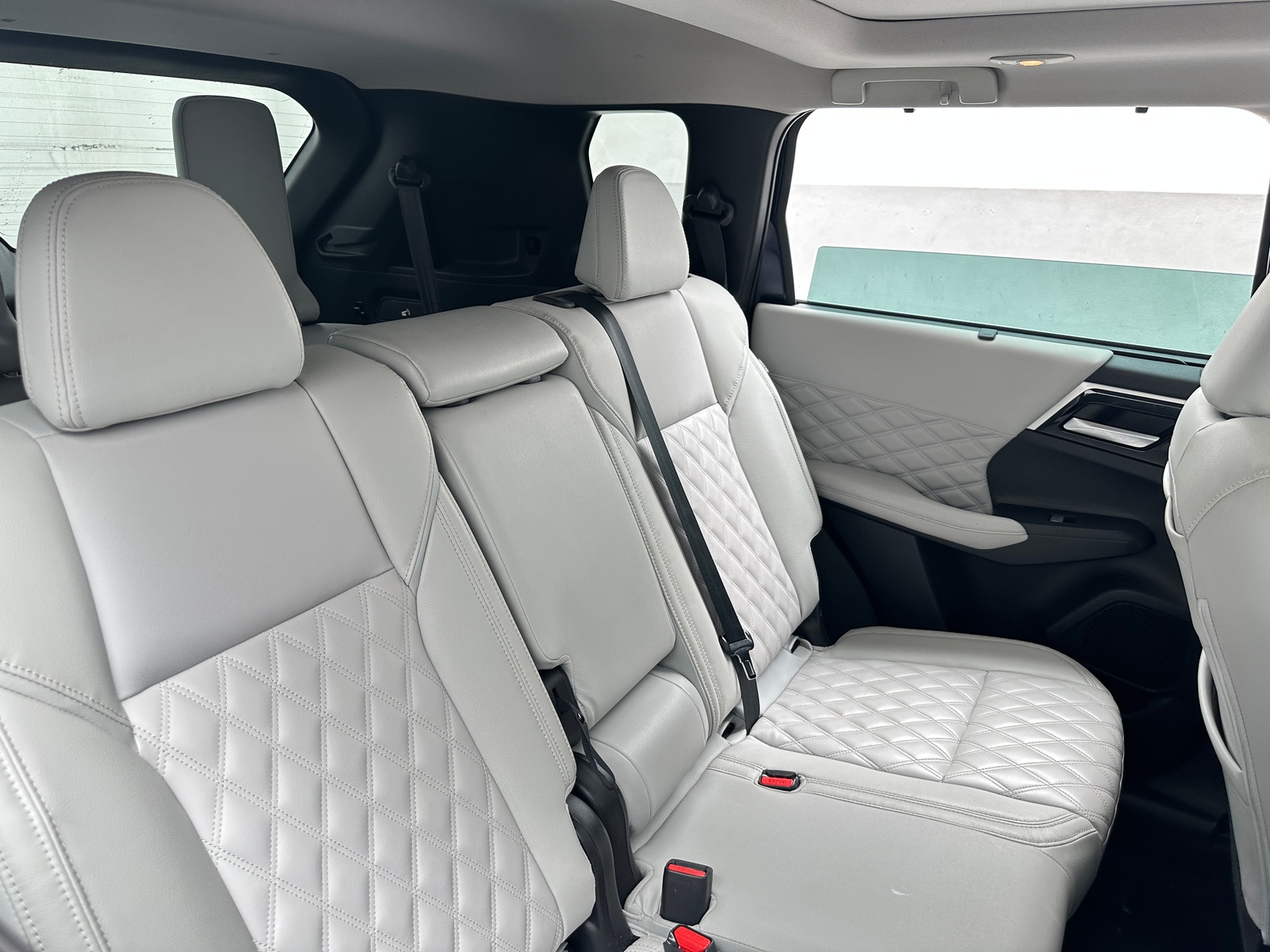 Thumbnail: 2023 Mitsubishi Outlander - 5