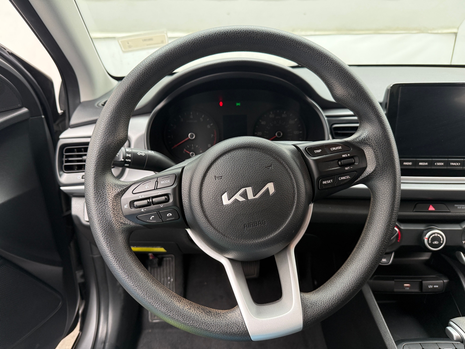 Thumbnail: 2023 Kia Rio - 5