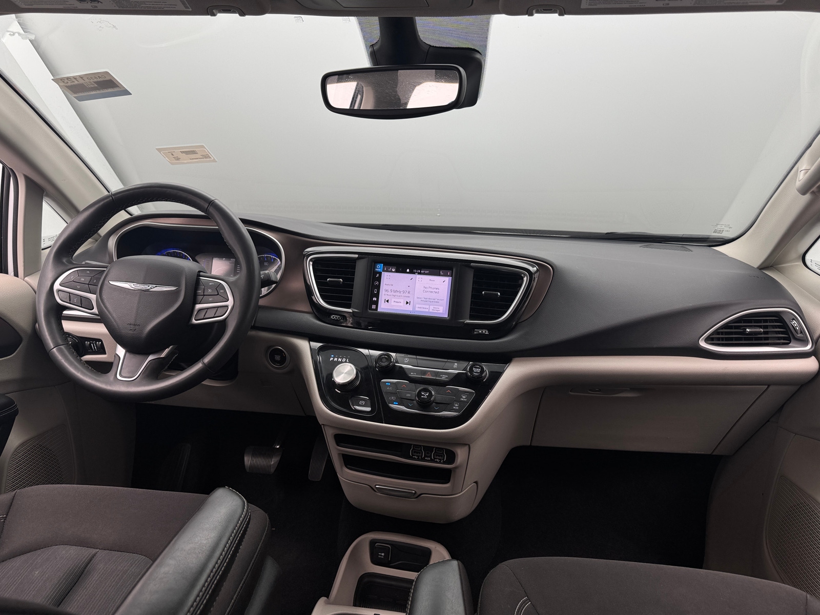 Thumbnail: 2023 Chrysler Voyager - 3