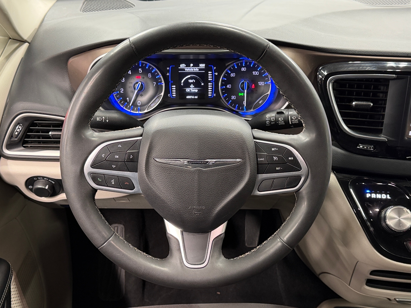 Thumbnail: 2023 Chrysler Voyager - 5
