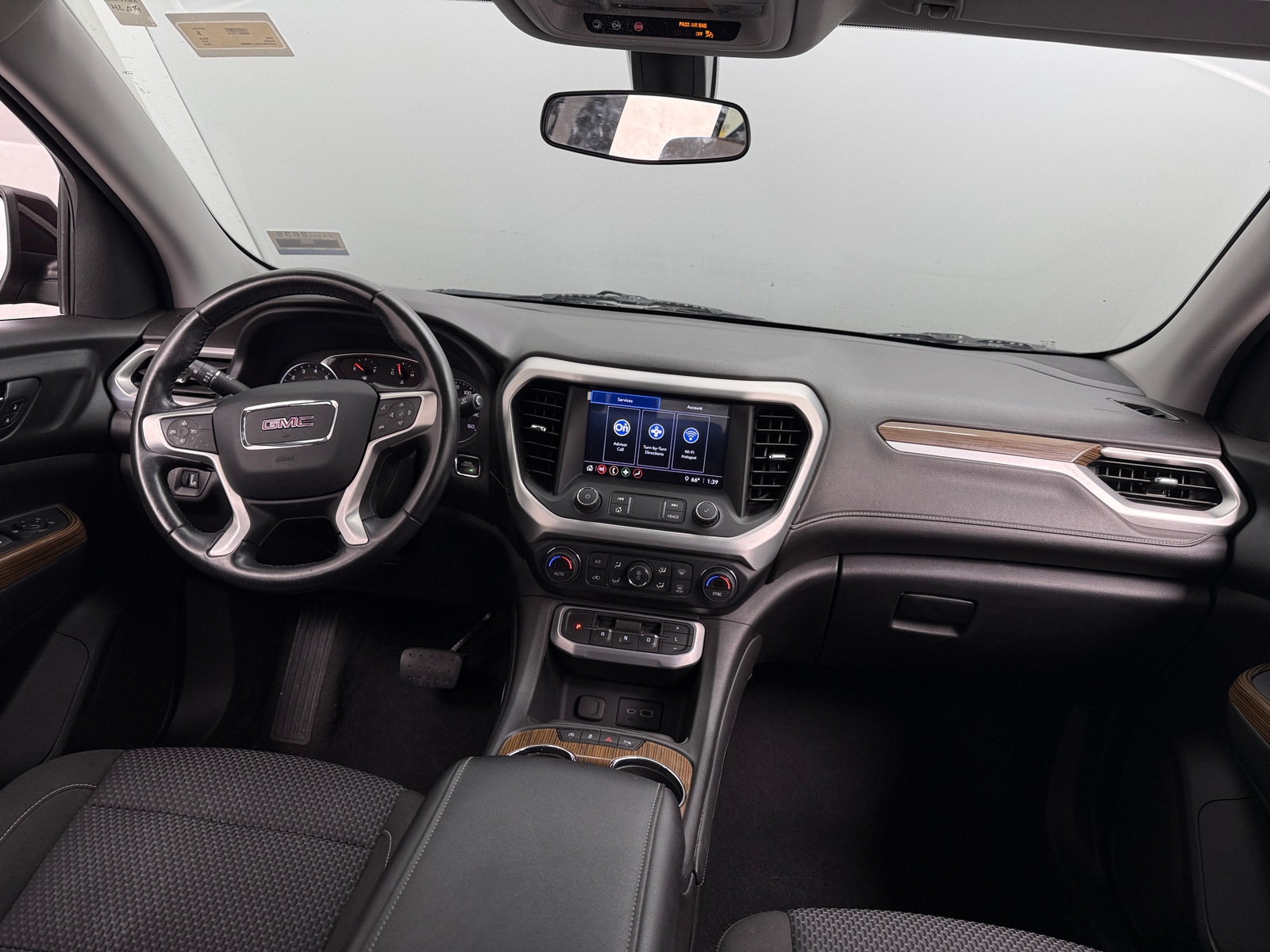 Thumbnail: 2020 GMC Acadia - 3