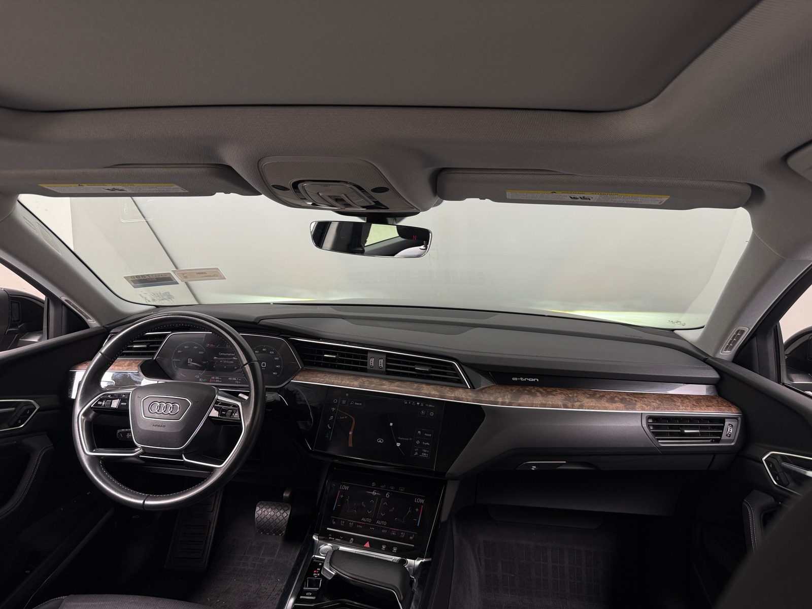 Thumbnail: 2020 Audi e-tron S - 3